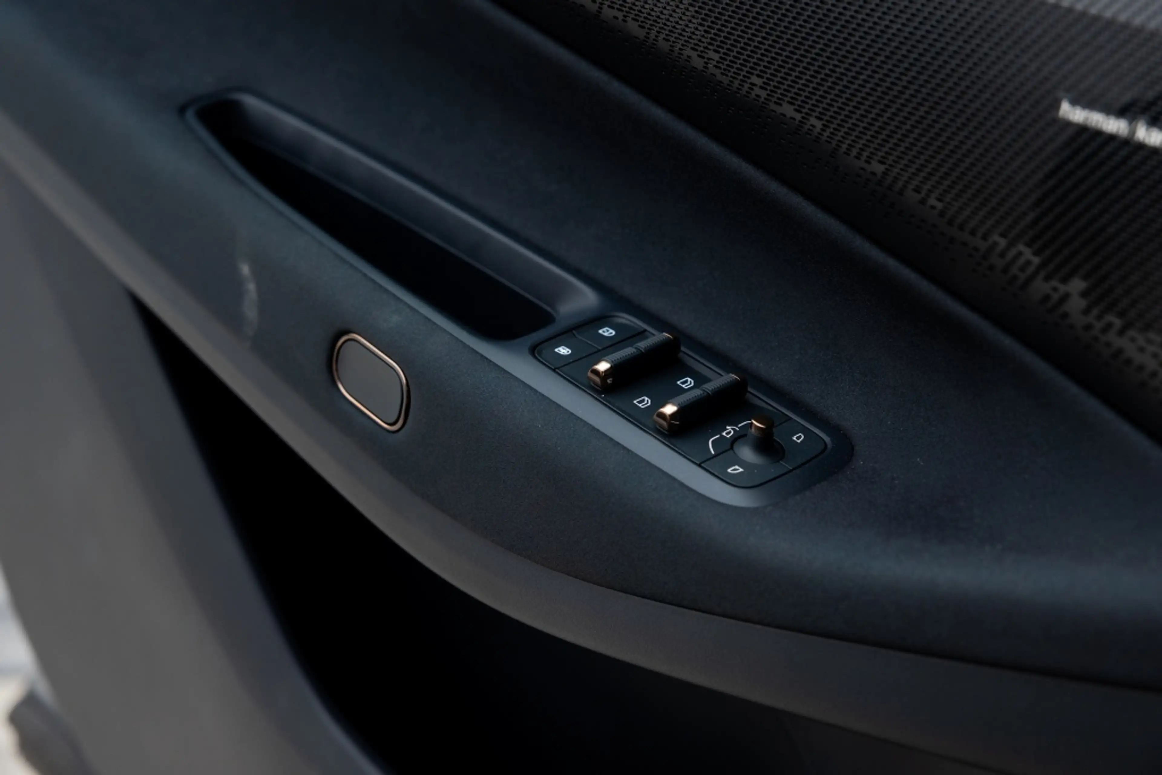 Lynk & Co 08 1.5 More — photo 43