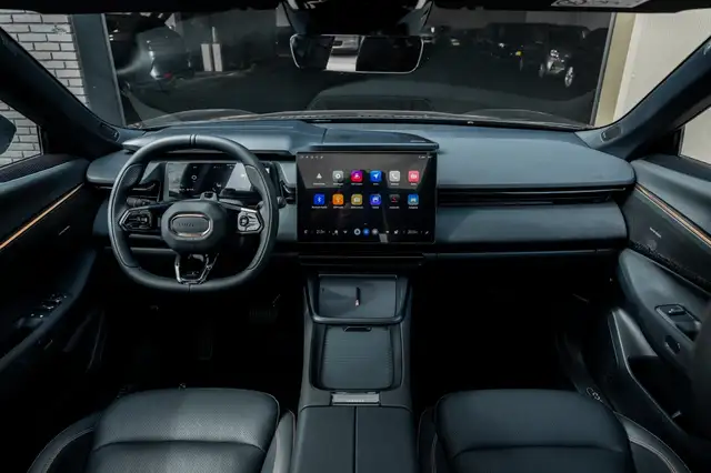 Lynk & Co 08 view 2