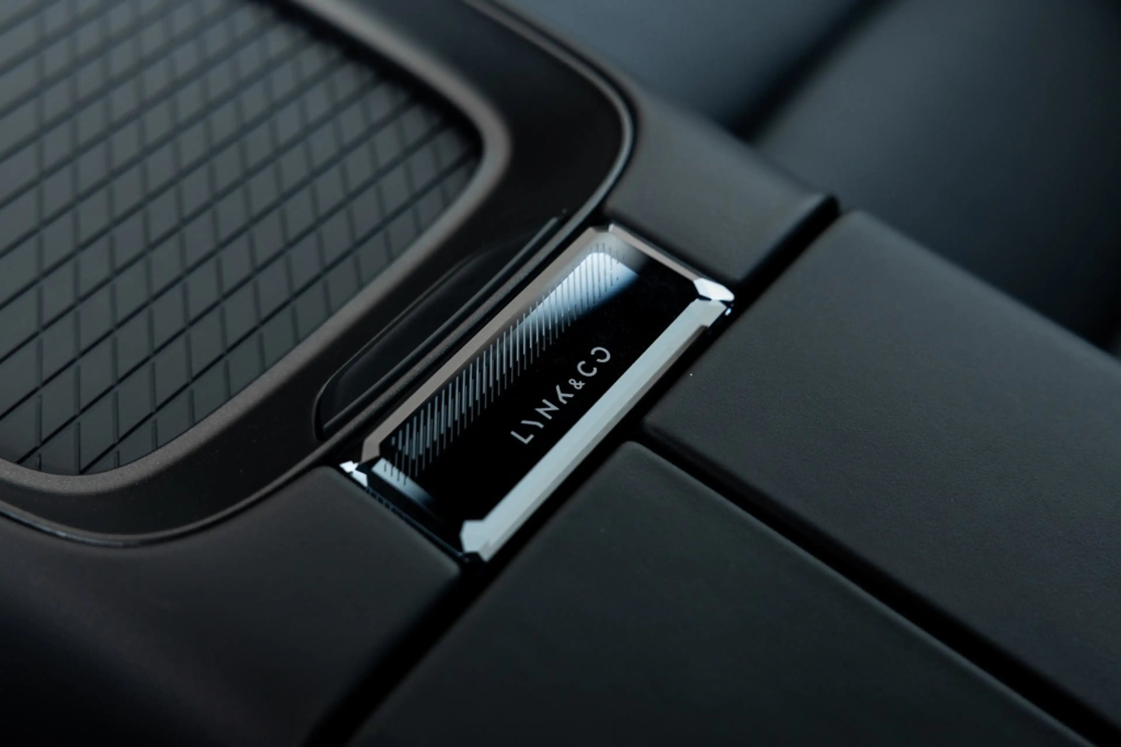 Lynk & Co 08 1.5 More — photo 50