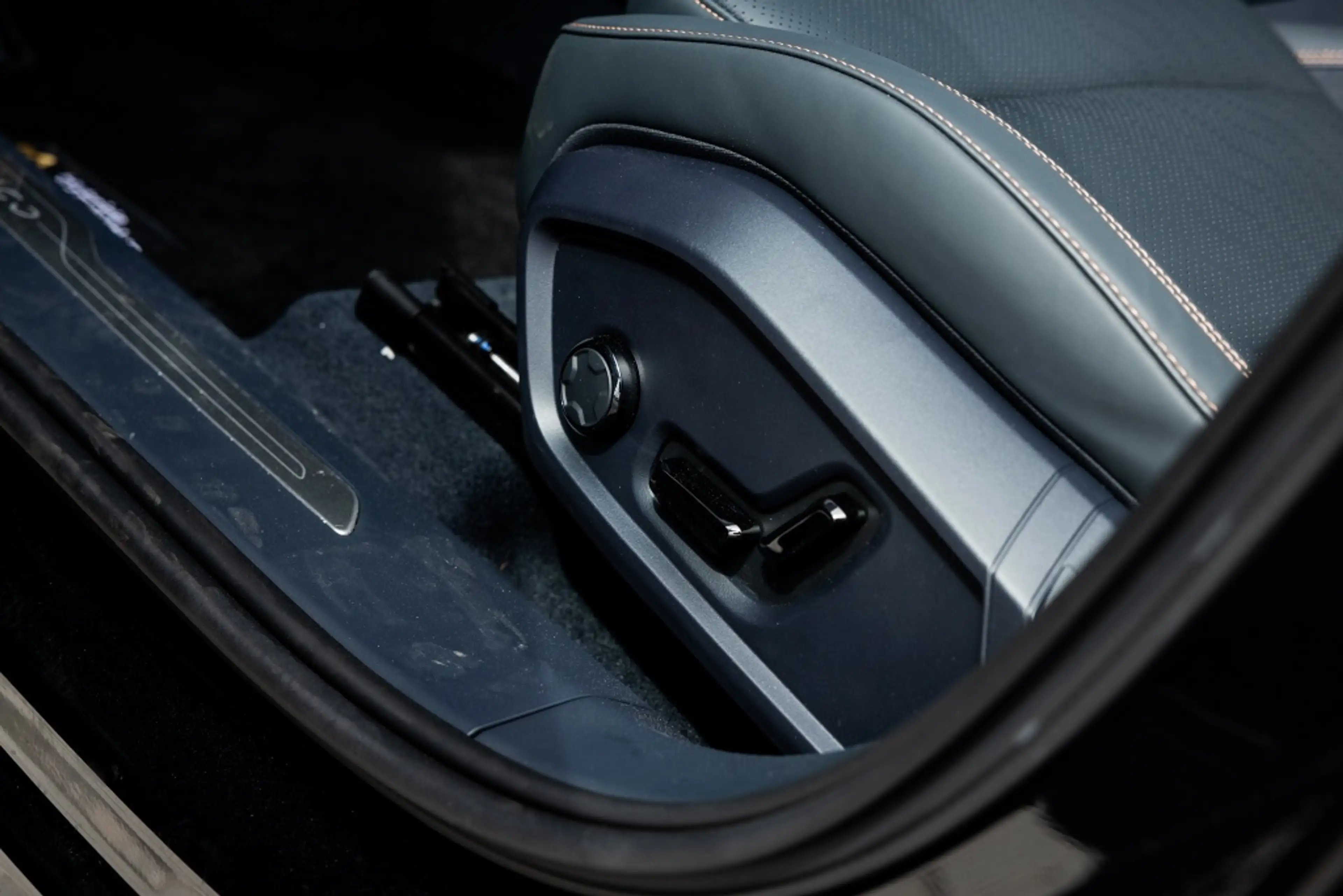Lynk & Co 08 1.5 More — photo 39
