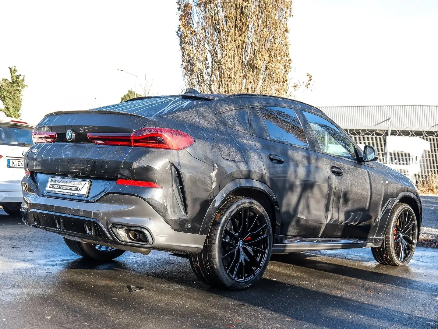 BMW X6 M50i HUD PANO ACC RFK NAVI LED Laser PDC V+H Schwarz - 2