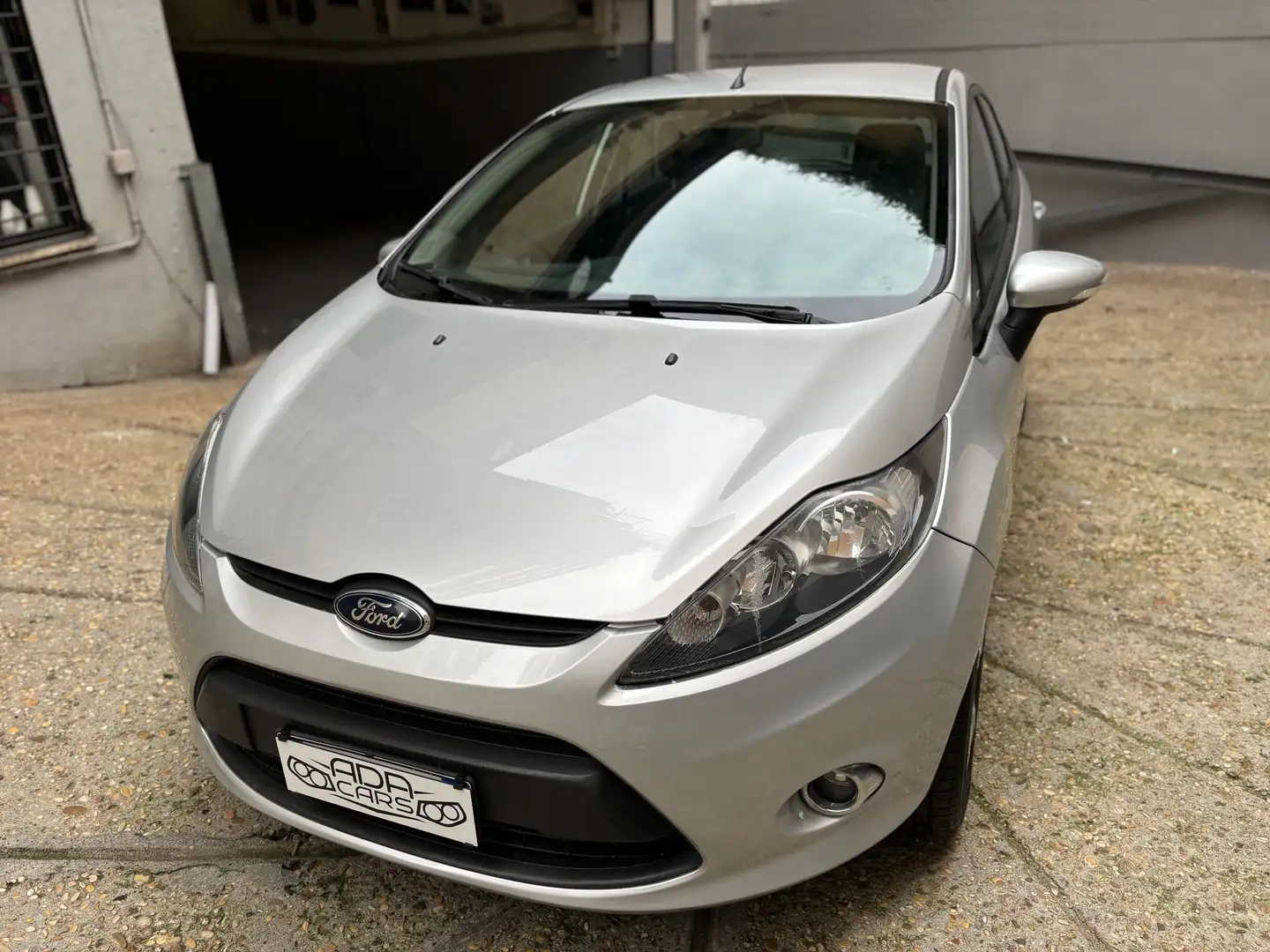 Ford Fiesta Fiesta VI 2008 5p 1.2 16v Titanium 82cv FL Silber - 2