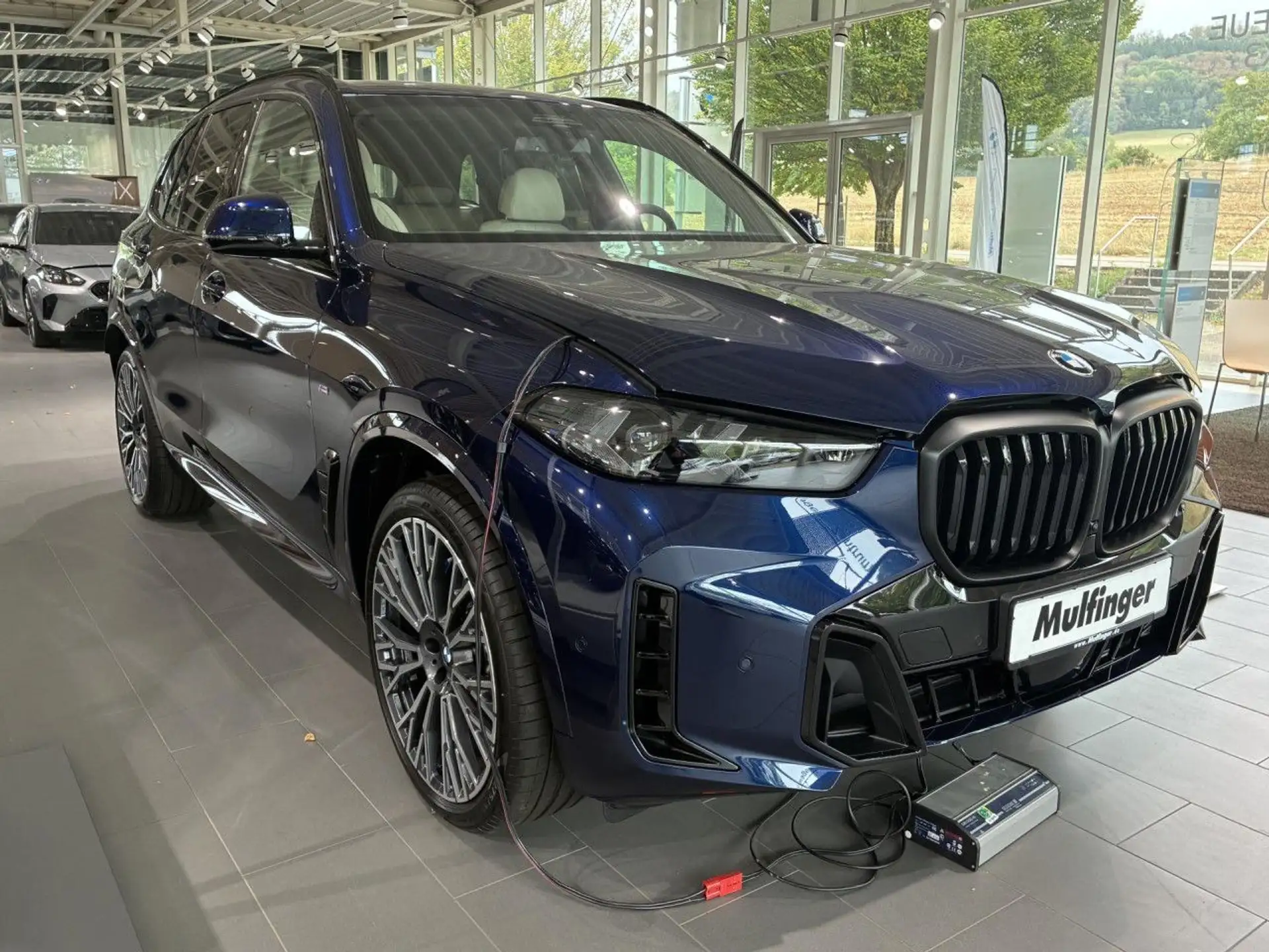 BMW X5 30d 2026 네이비 사진 2