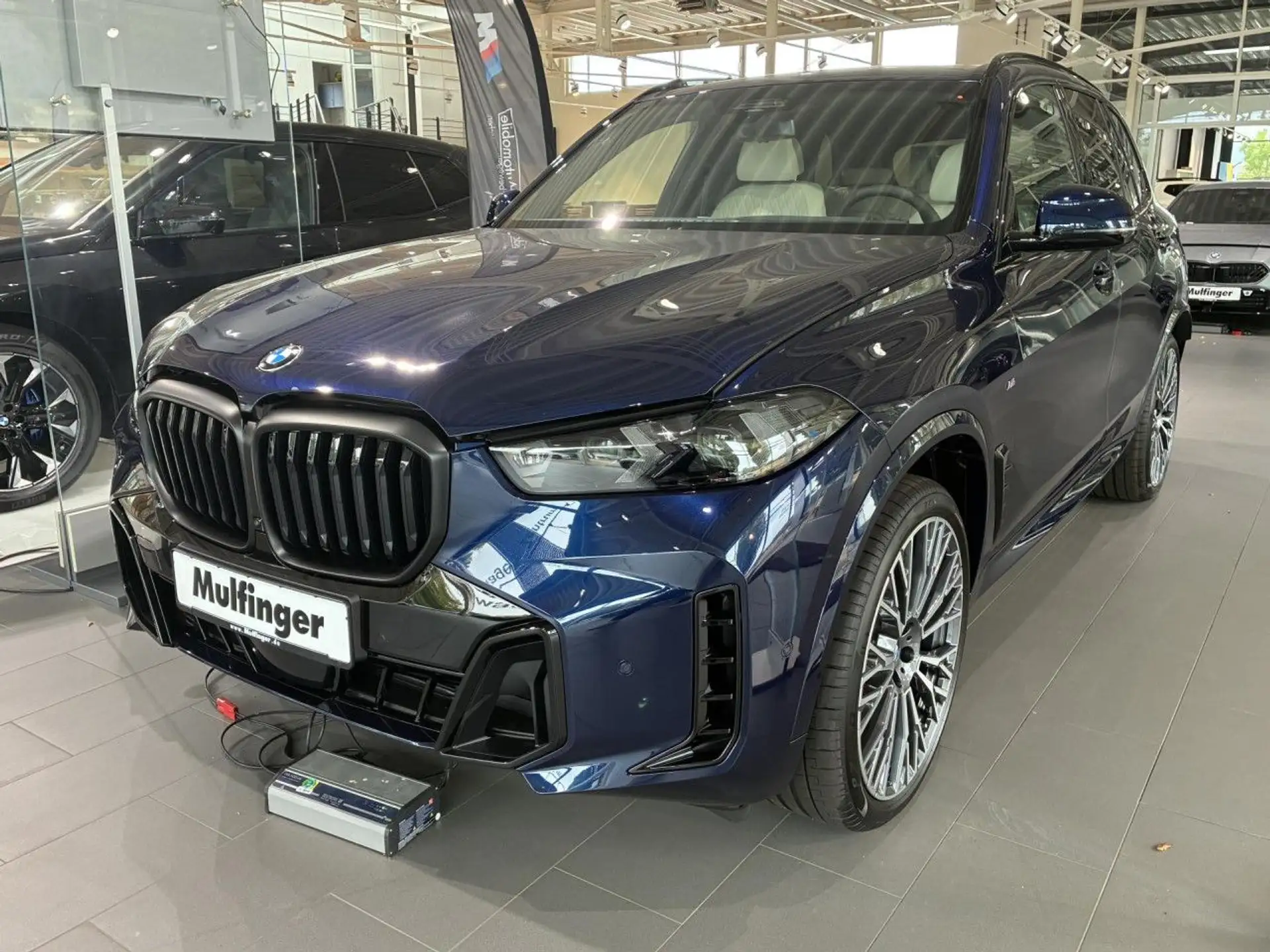 BMW X5 30d 2026 네이비 사진 4