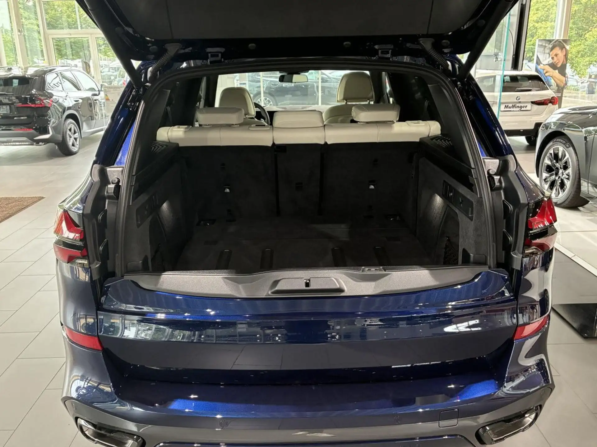 BMW X5 30d 2026 네이비 사진 8