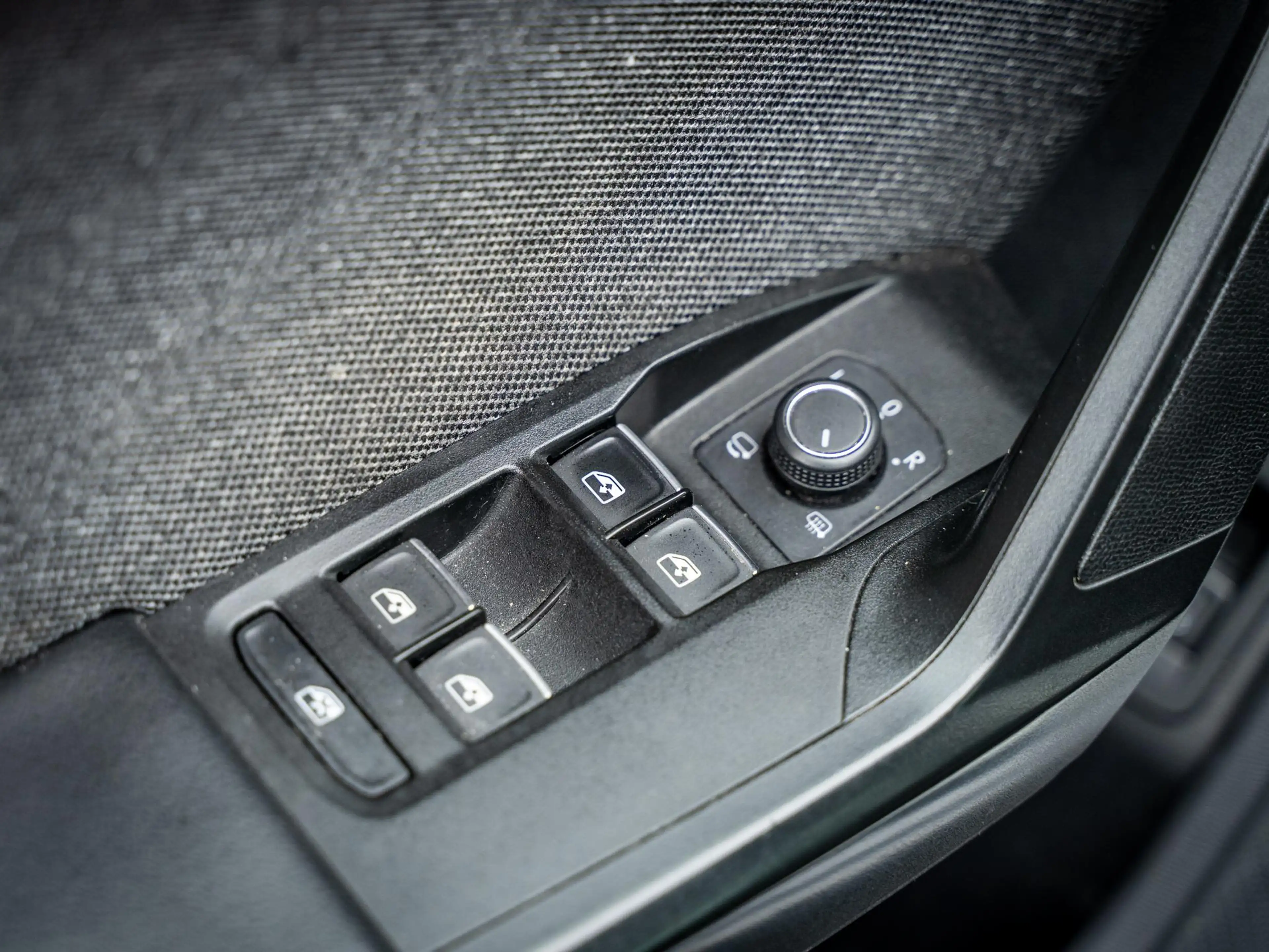 SEAT Leon e-Hybrid Sportstourer 1.4 TSI eHybrid PHEV FR Business Inte — photo 16