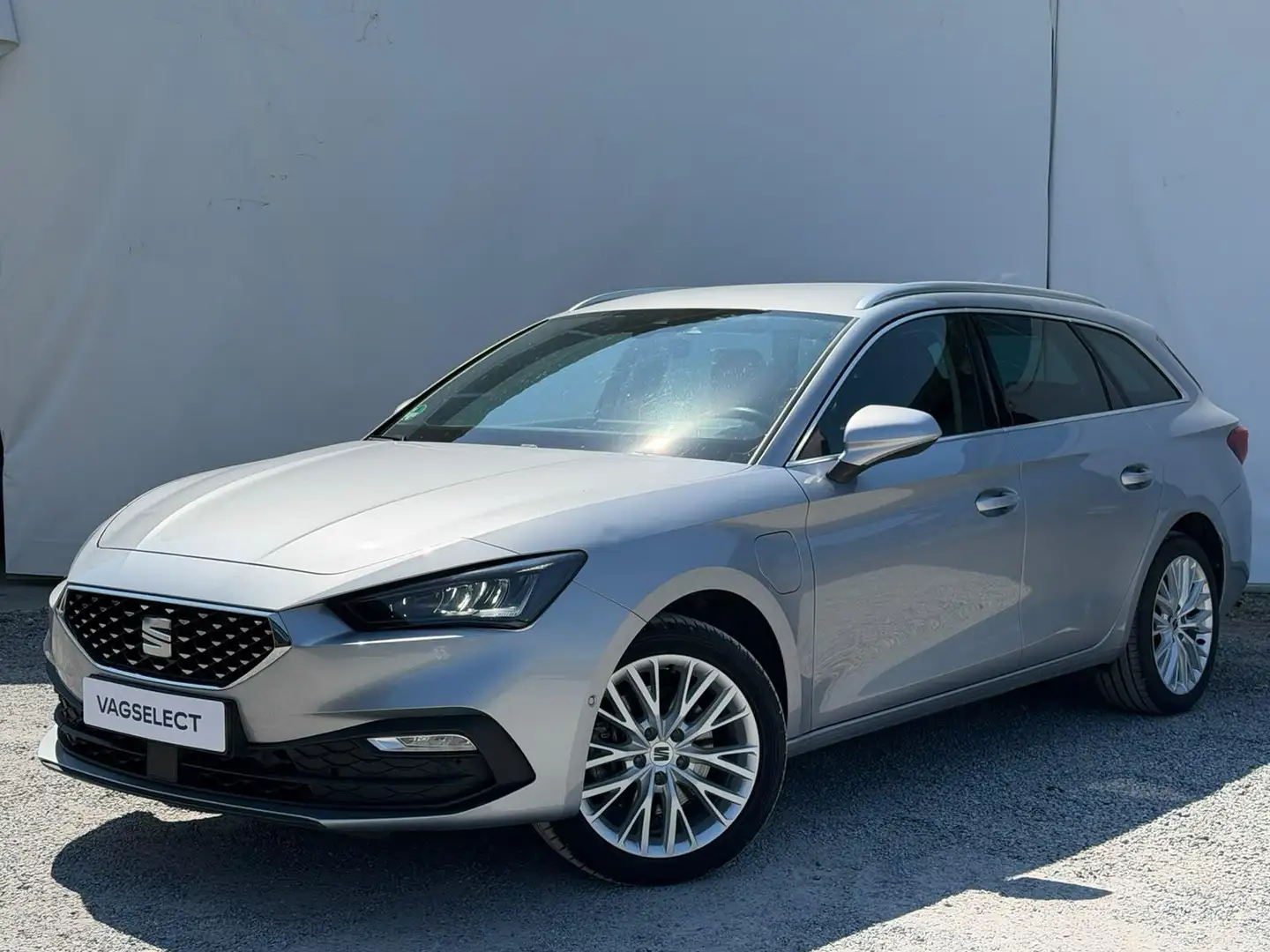SEAT Leon e-Hybrid Sportstourer 1.4 TSI eHybrid PHEV FR Business Inte Grau - 1