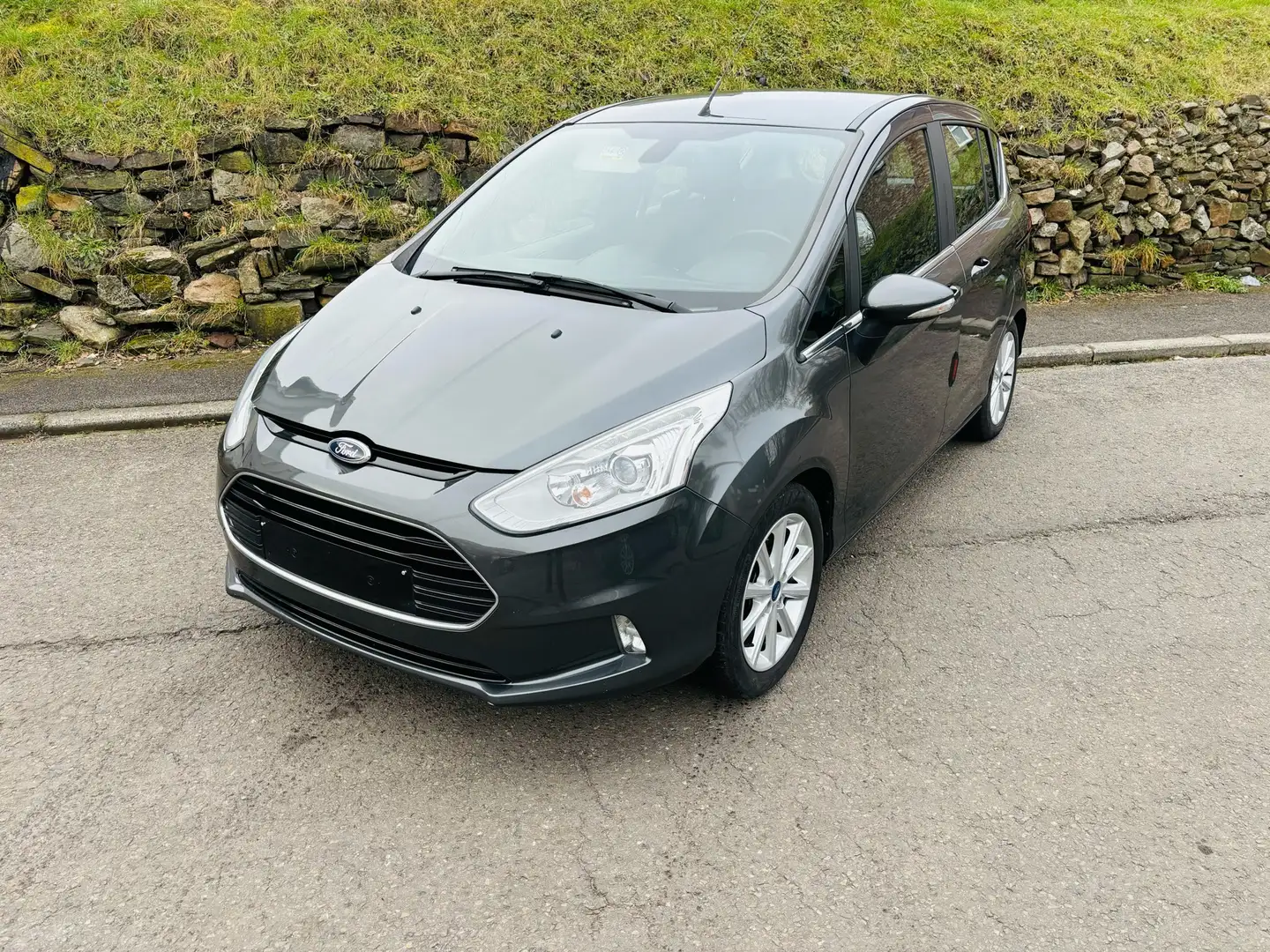 Ford B-Max 1.5 TDCi Titanium S&S Grijs - 2