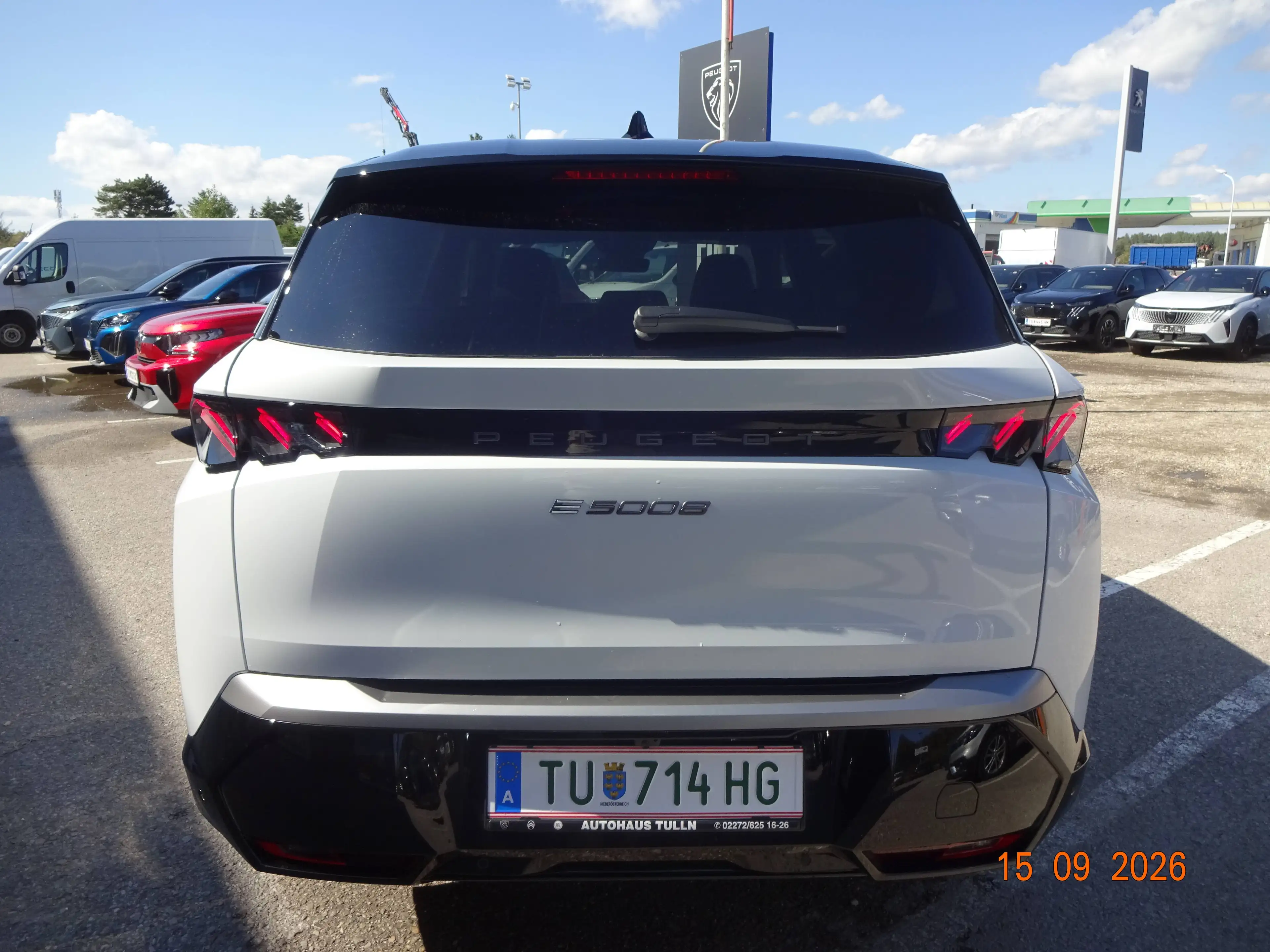 Peugeot 5008 Elektromotor 210 GT Exclusive — photo 6