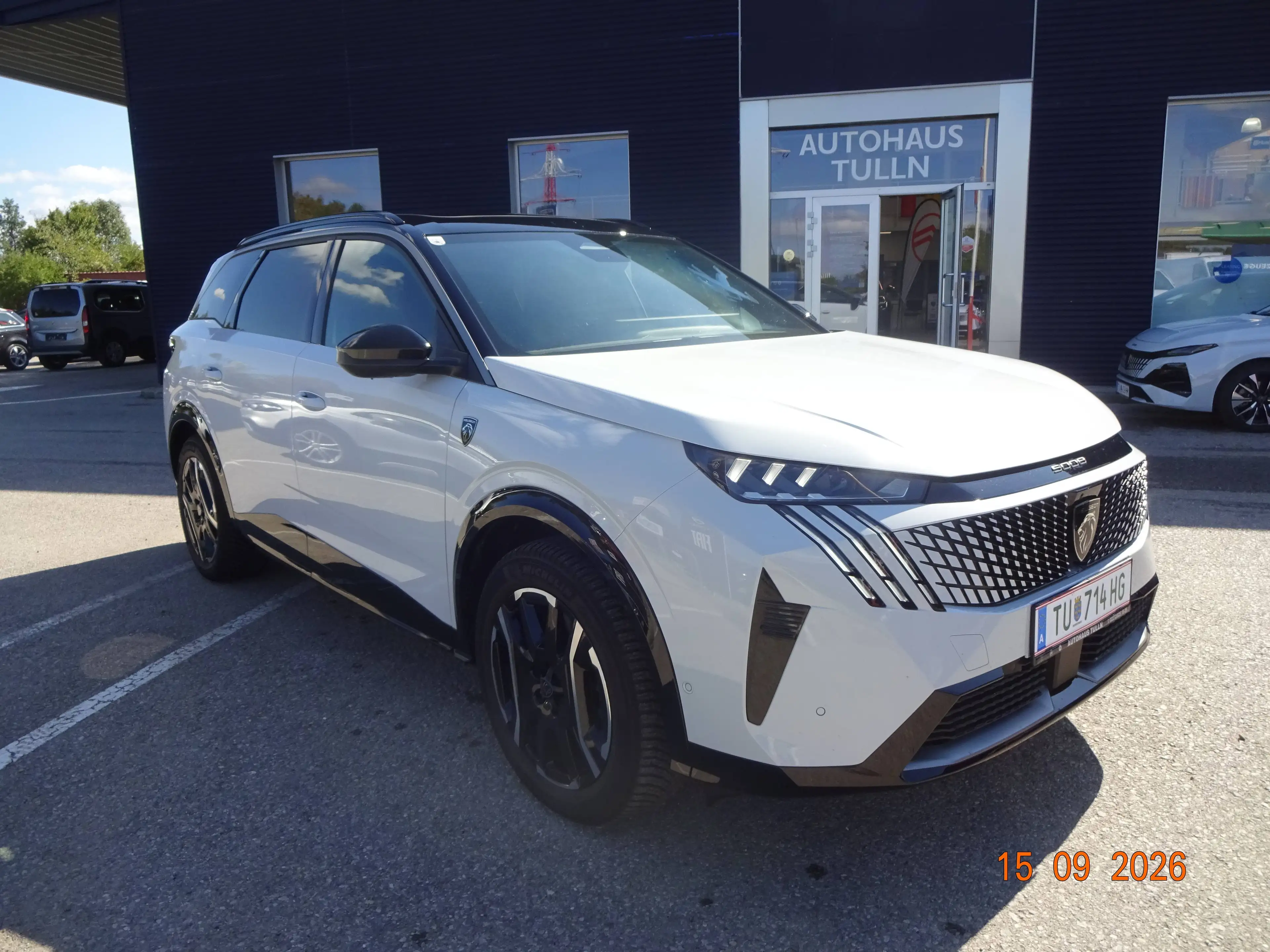Peugeot 5008 Elektromotor 210 GT Exclusive — photo 4