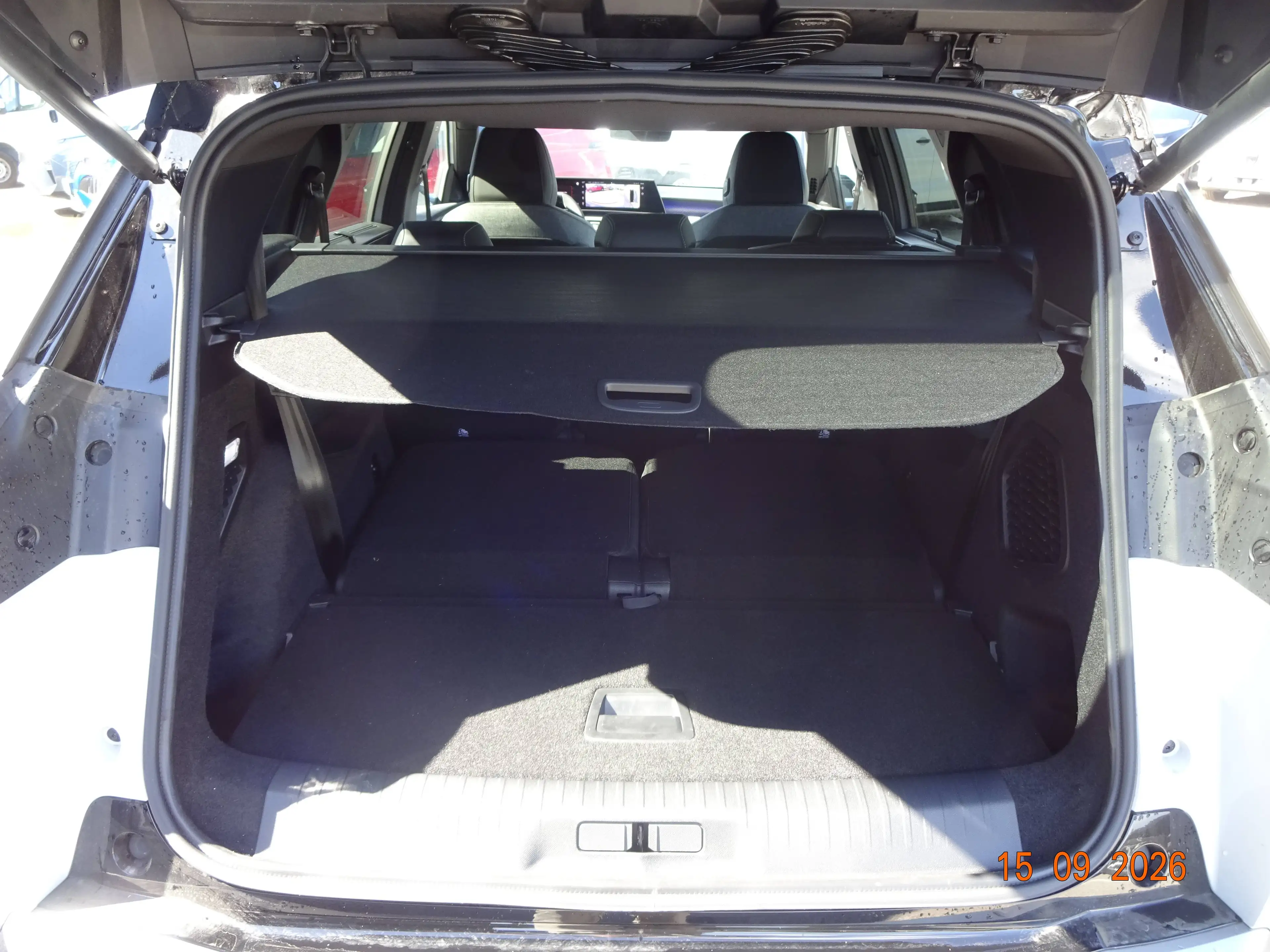 Peugeot 5008 Elektromotor 210 GT Exclusive — photo 8