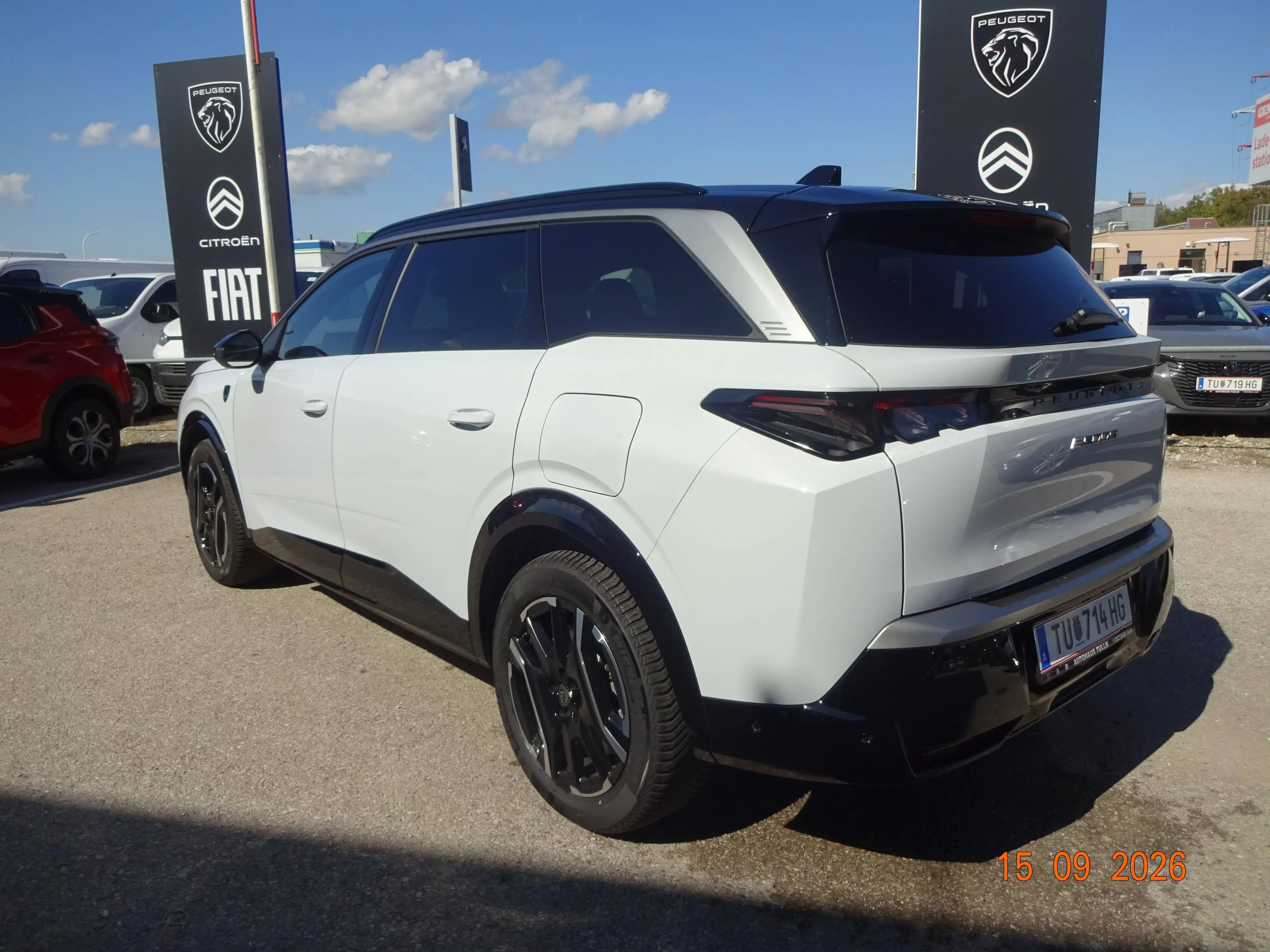 Peugeot 5008 Elektromotor 210 GT Exclusive — photo 2