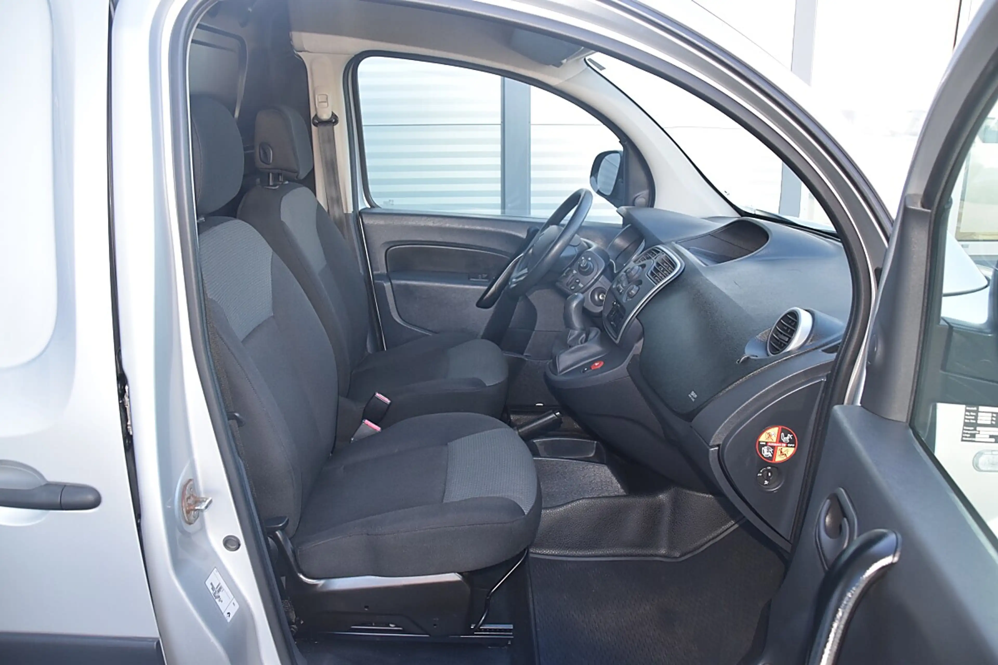 Renault Kangoo Express Compact ENERGY dCi 75 EU6 AHK — photo 14