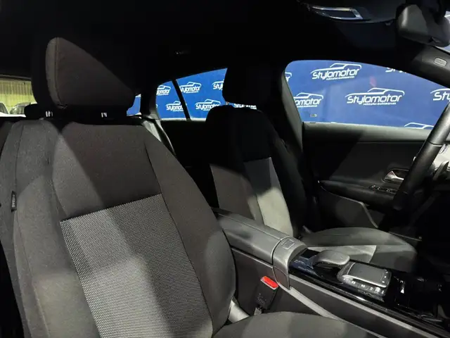 Mercedes-Benz Cla view 13