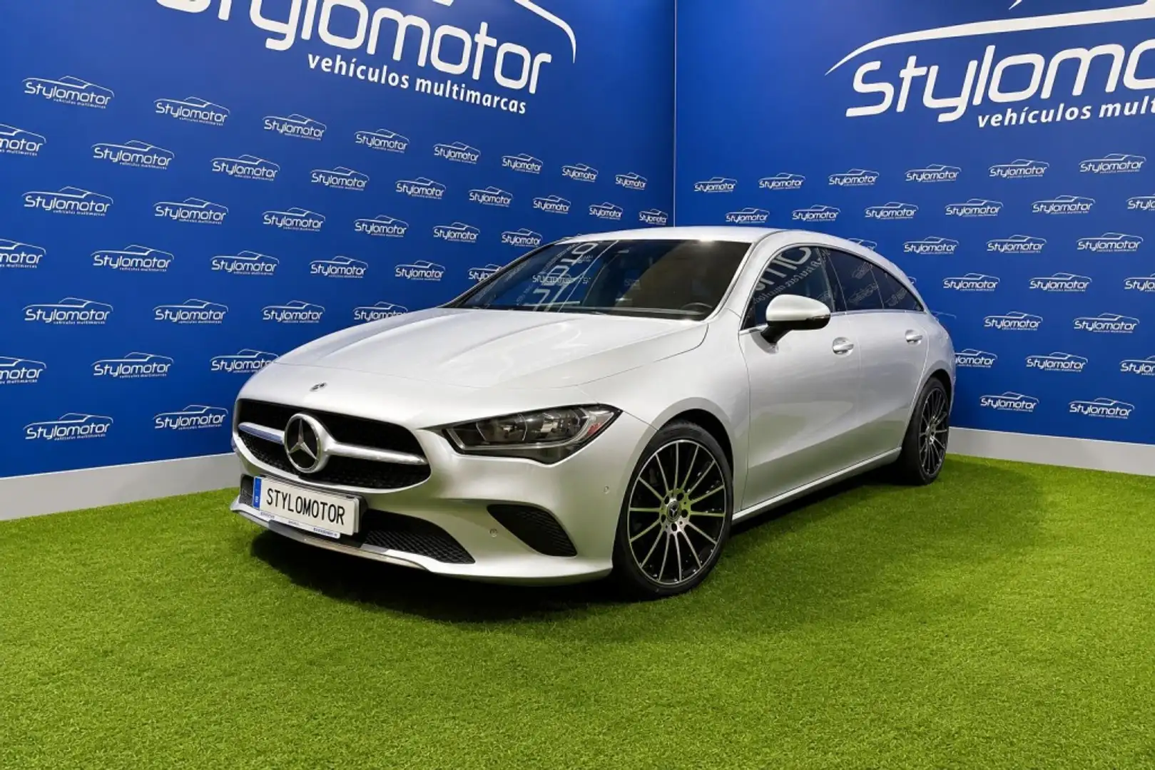 Mercedes-Benz CLA 180 d Business Line 8G-DCT Gris - 1