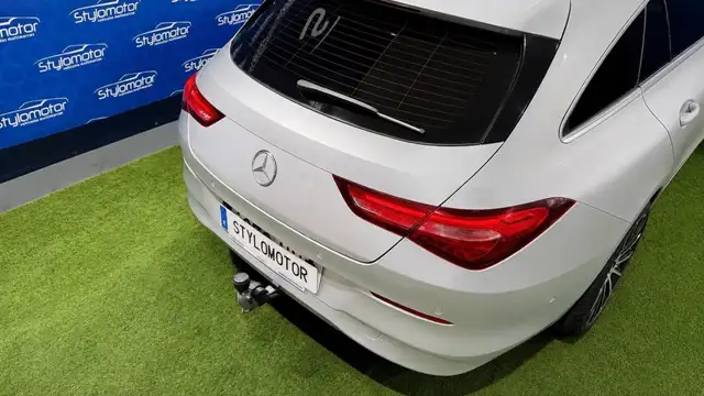 Mercedes-Benz Cla view 3