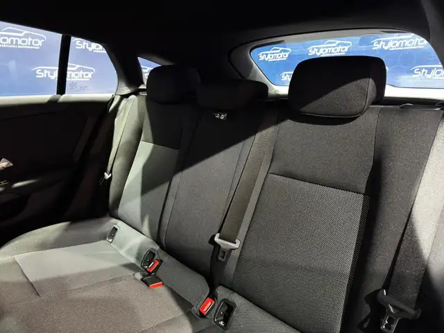 Mercedes-Benz Cla view 14