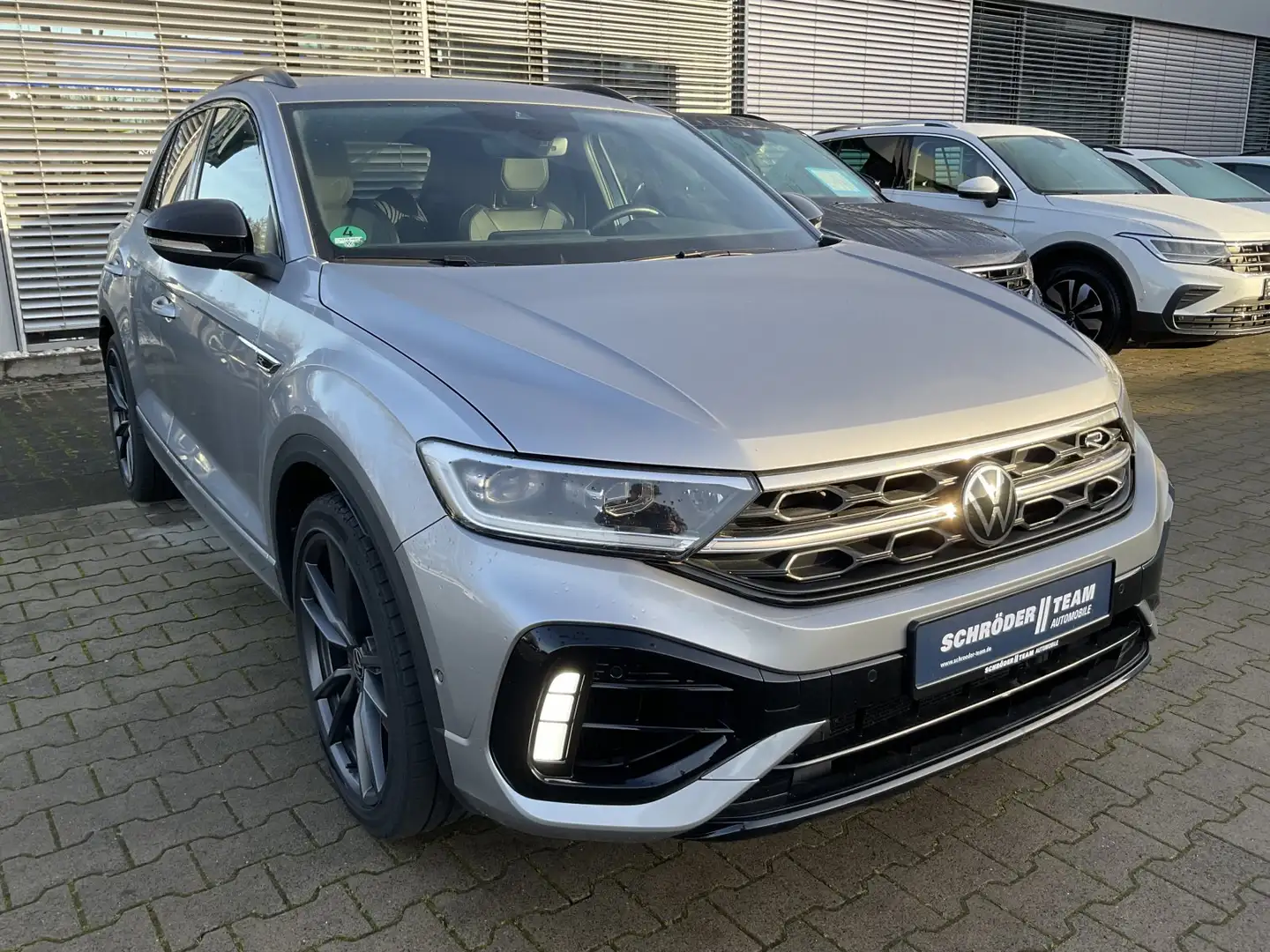 Volkswagen T-Roc 2.0 TSI 4 Motion DSG R Silber - 2