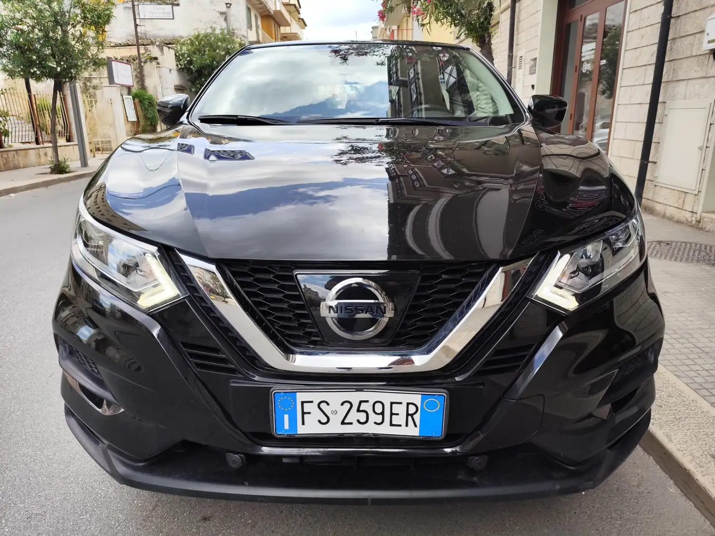 Nissan Qashqai 1.5 dCi 110cv DIESEL UNIPRO Zwart - 2
