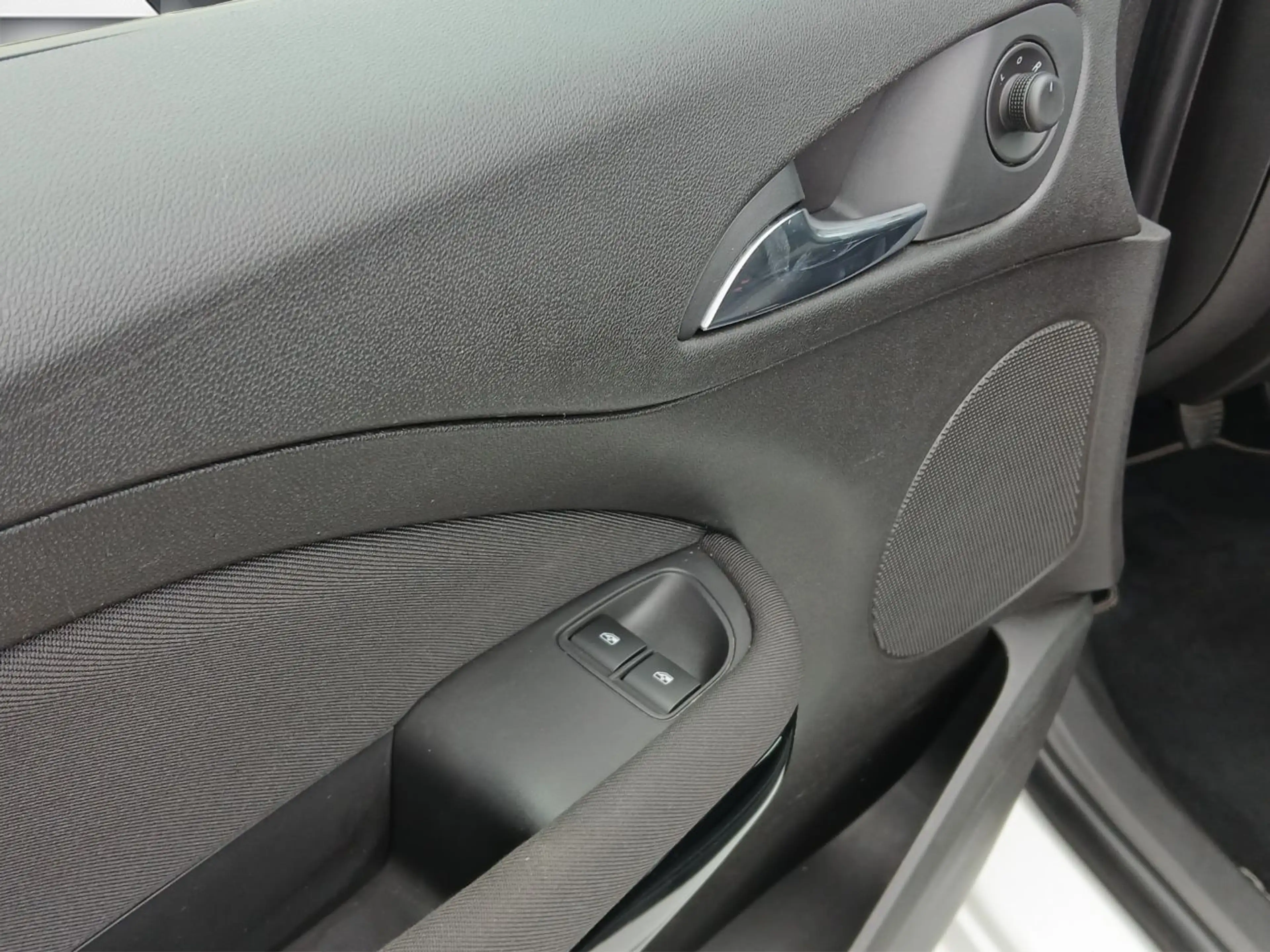 Opel Adam Jam 1,2 Parkpilot, Sitz- & Lenkradheizung — photo 11