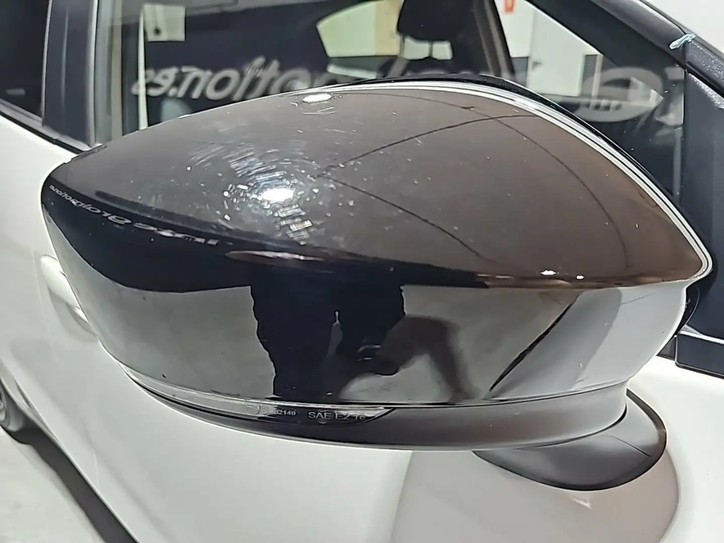 Mazda 2 1.5 E-SKYACTIV-G Blanco - 2
