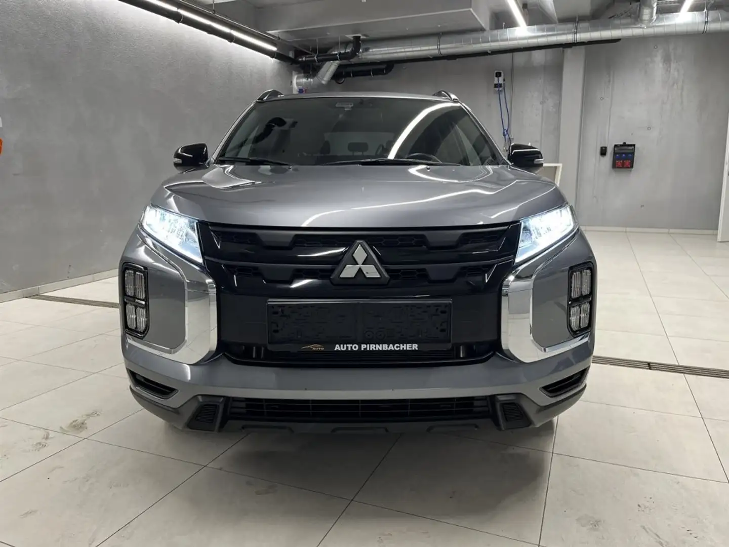 Mitsubishi ASX 2,0 MIVEC CVT 4WD Intense Black Line 20 Gris - 2
