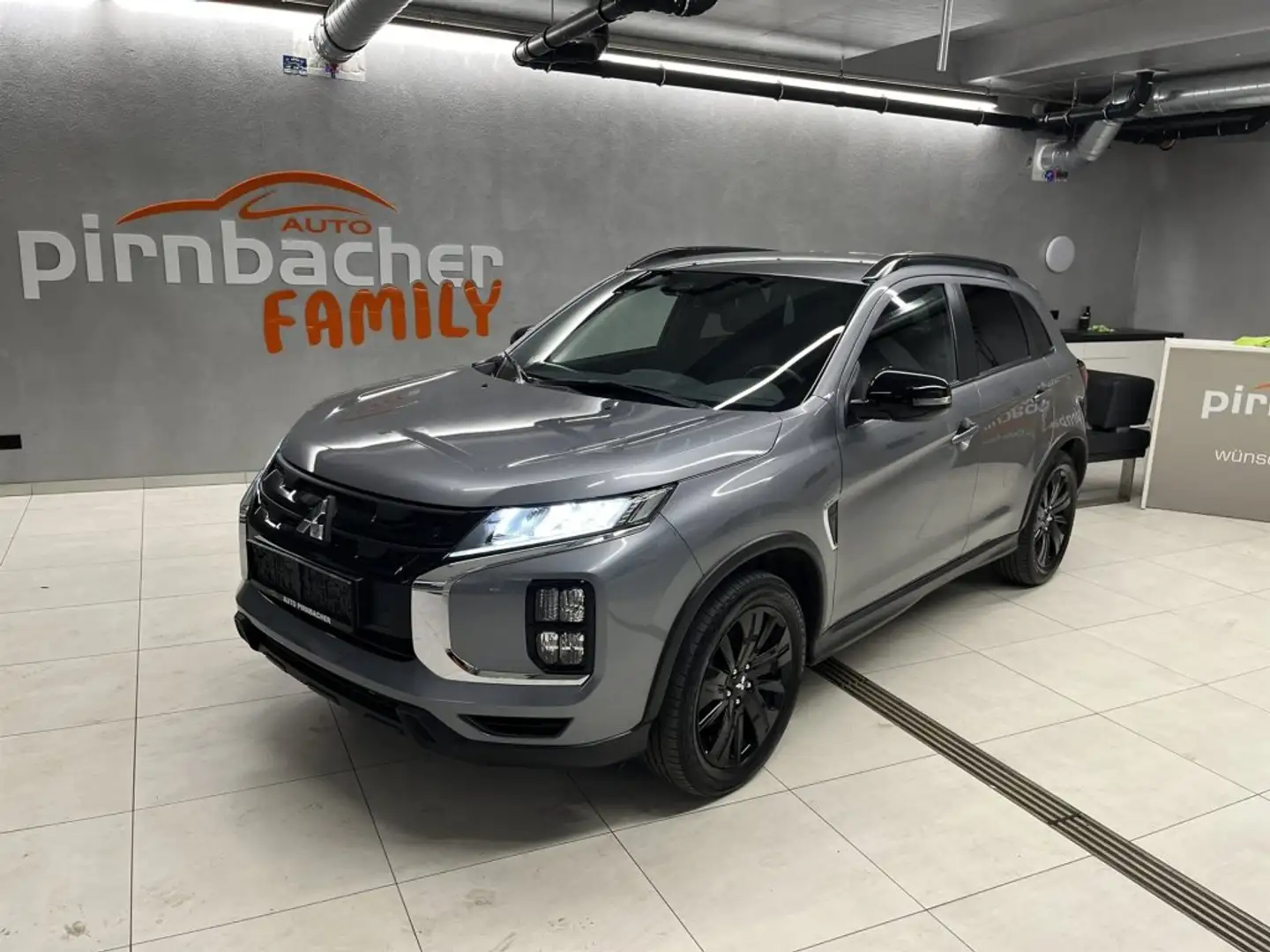 Mitsubishi ASX 2,0 MIVEC CVT 4WD Intense Black Line 20 Gris - 1