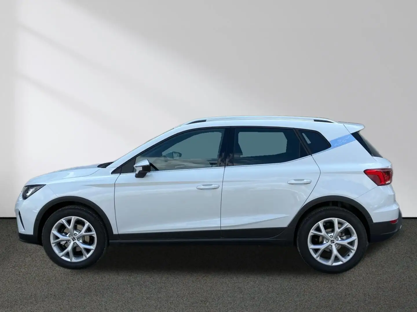 SEAT Arona FR 1,0 Navi Sitzhzg. App-Connect Top-Sport Weiß - 2