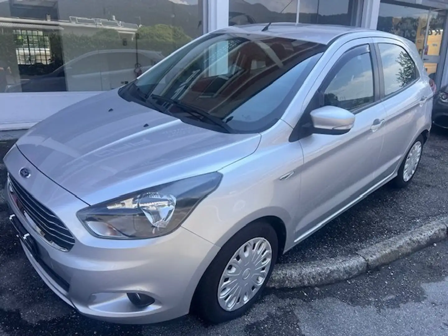 Ford Ka/Ka+ Ka III + 2017 5p Ka + 1.2 70cv Argent - 2