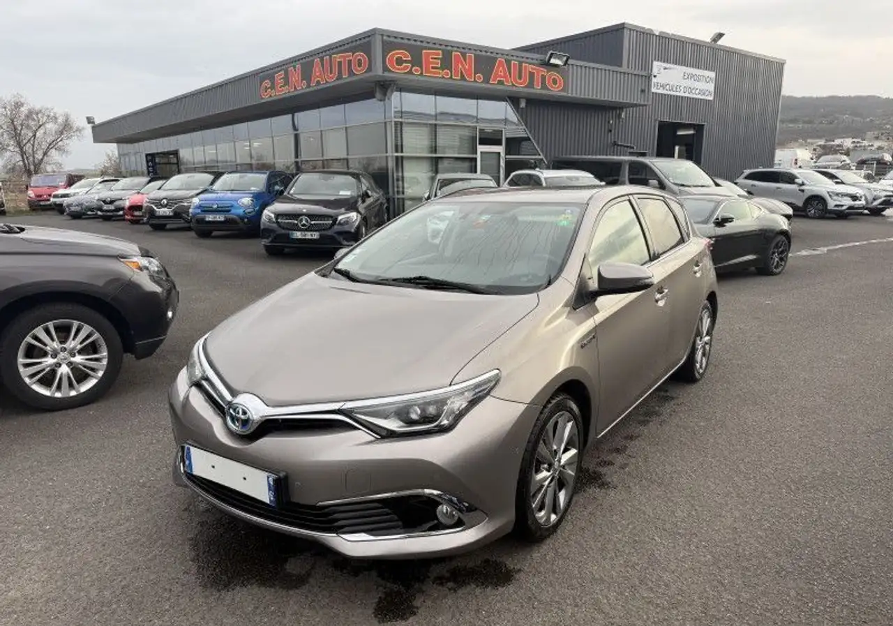 Toyota Auris HSD 136H EXECUTIVE