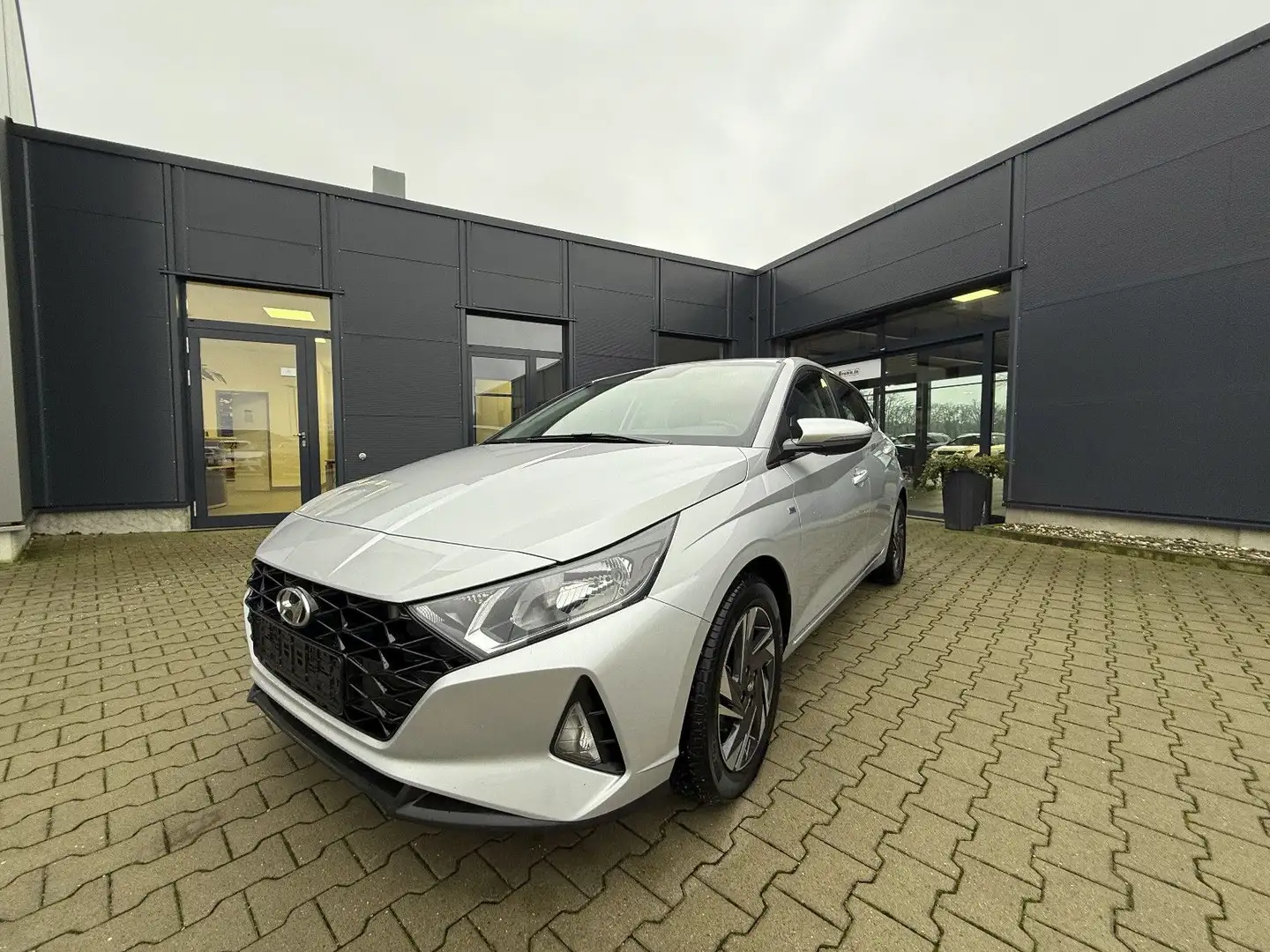 Hyundai i20 1.0 T-GDi Select Mild-Hybrid Plateado - 1