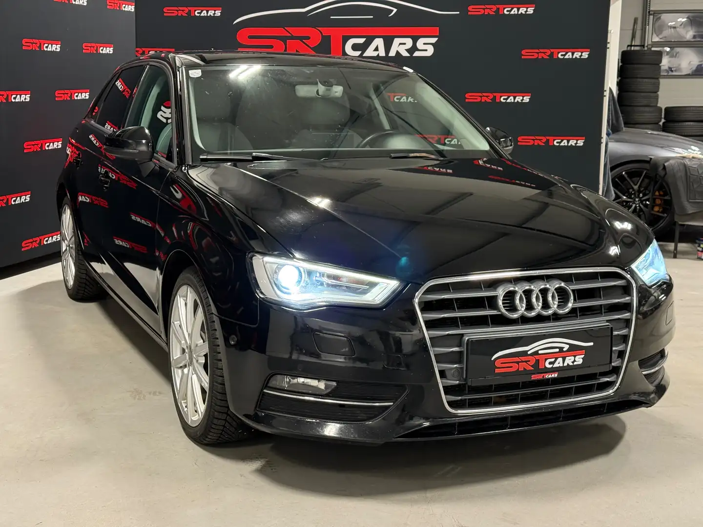 Audi A3 1,6TDI Aut.*Xenon*Kamera*Keyless*TotWinkelAss*Navi Schwarz - 2