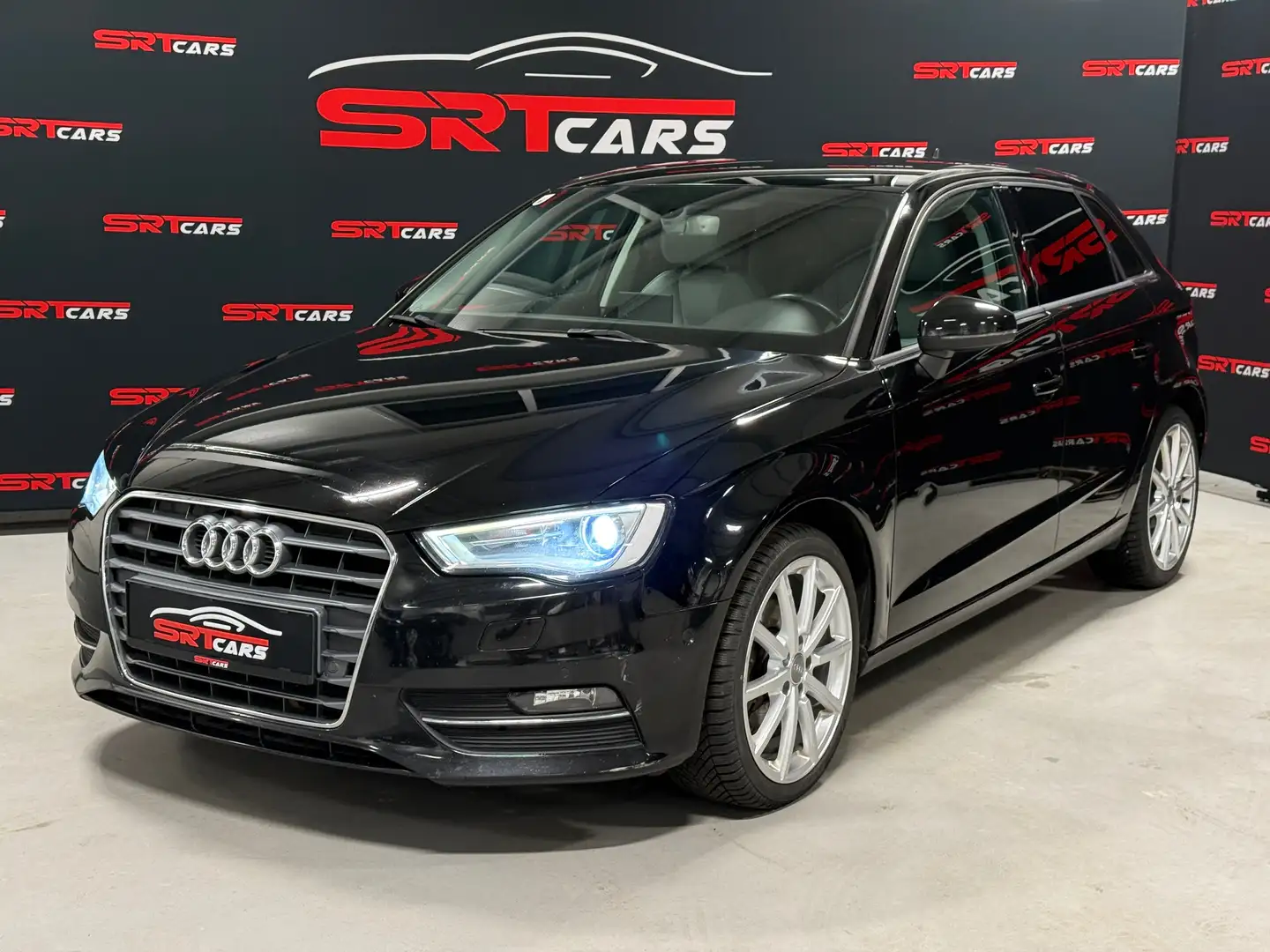Audi A3 1,6TDI Aut.*Xenon*Kamera*Keyless*TotWinkelAss*Navi Schwarz - 1