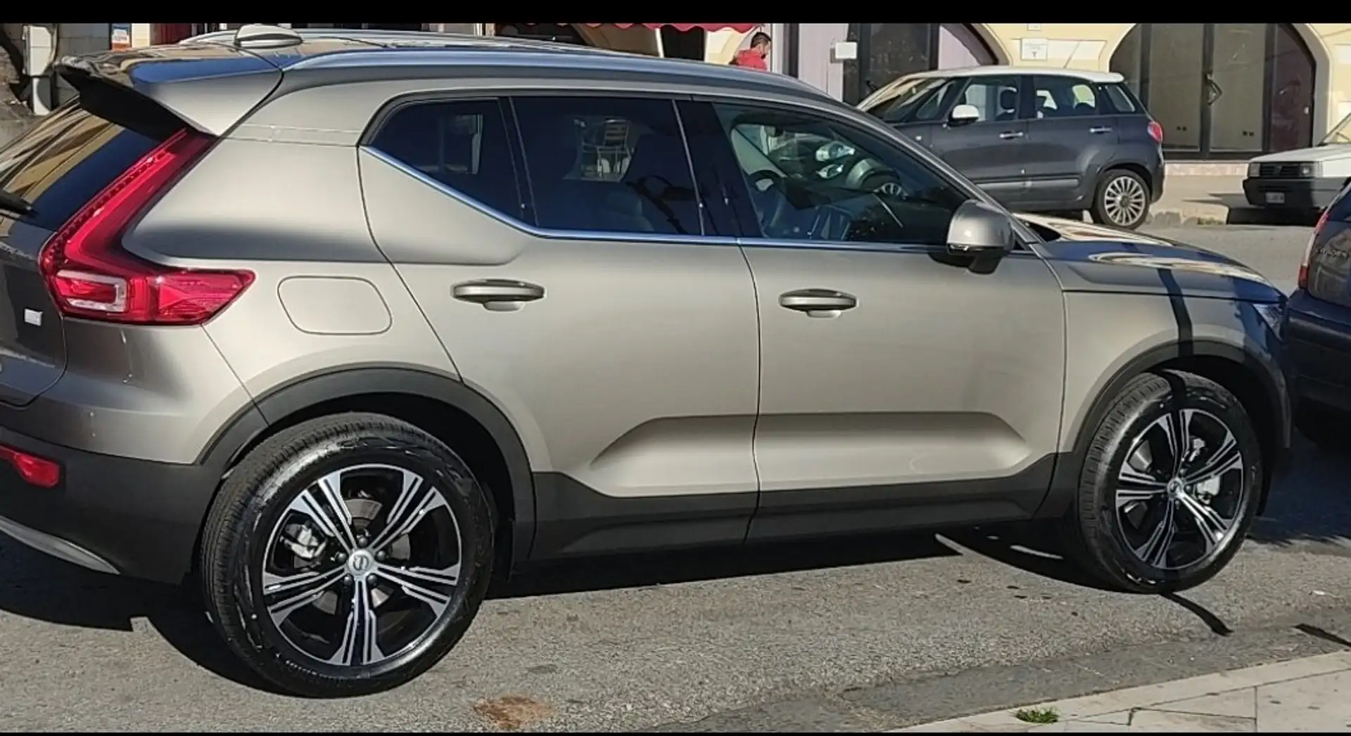 Volvo XC40 1.5 t5 te R-design geartronic my20 Bronce - 2