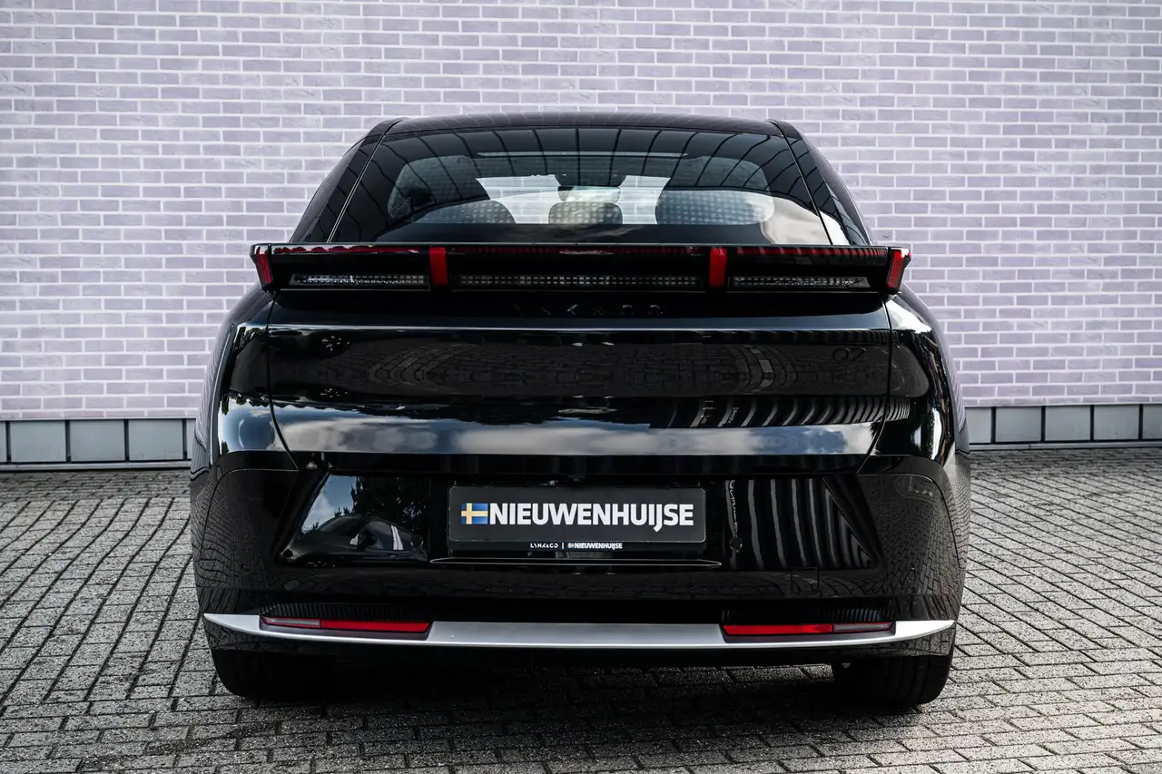 Lynk & Co 02