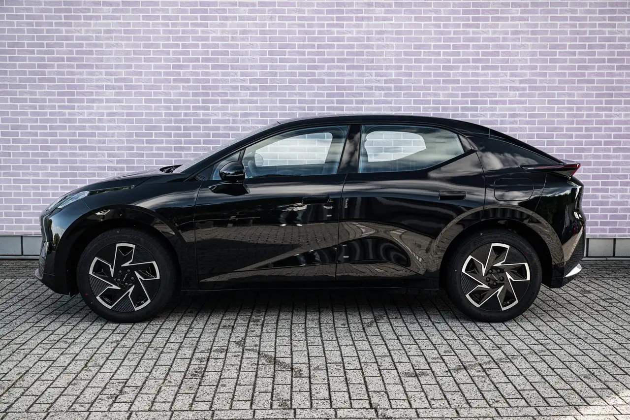 Lynk & Co 02