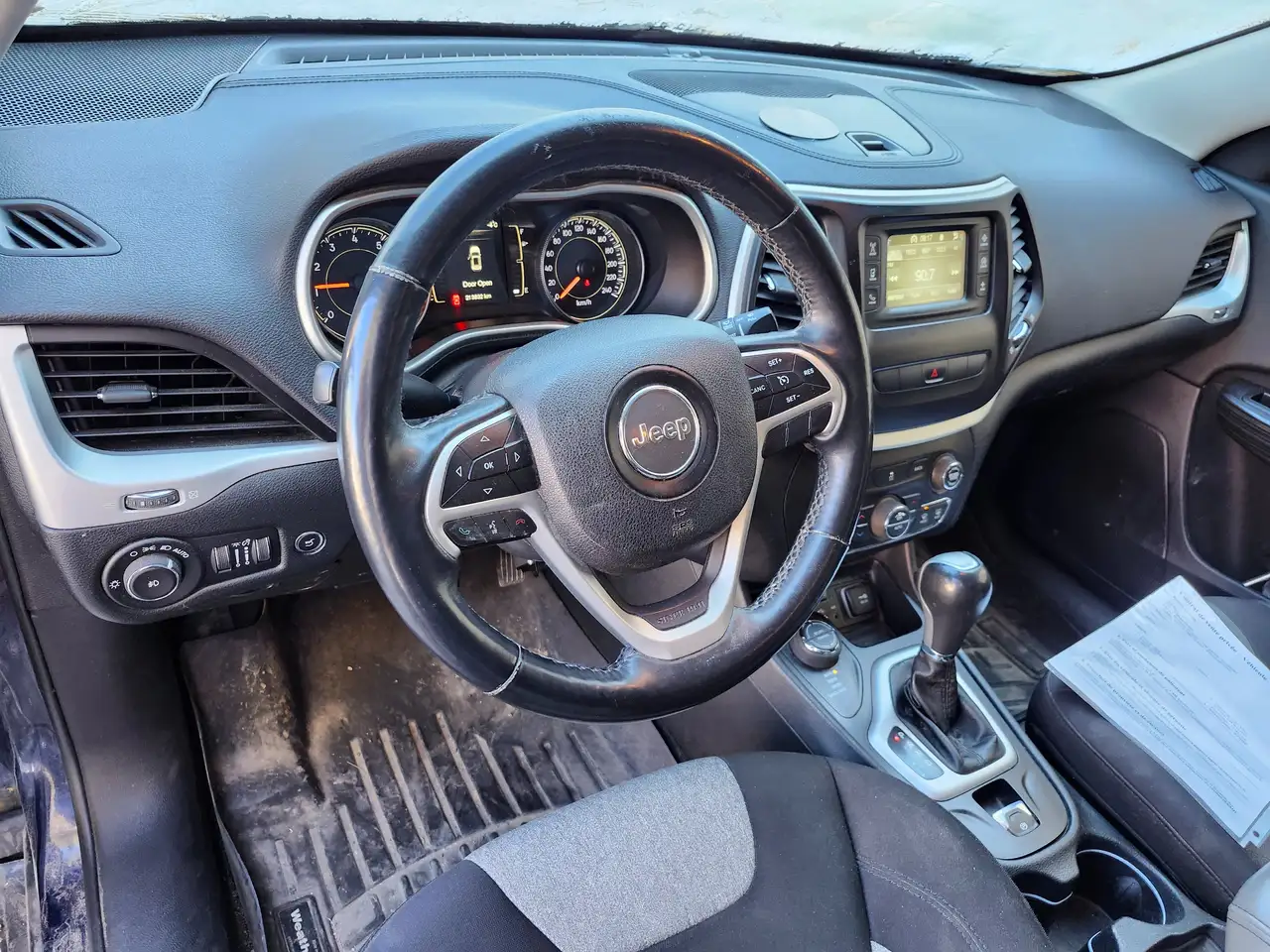 Jeep Cherokee снимка Jeep Cherokee