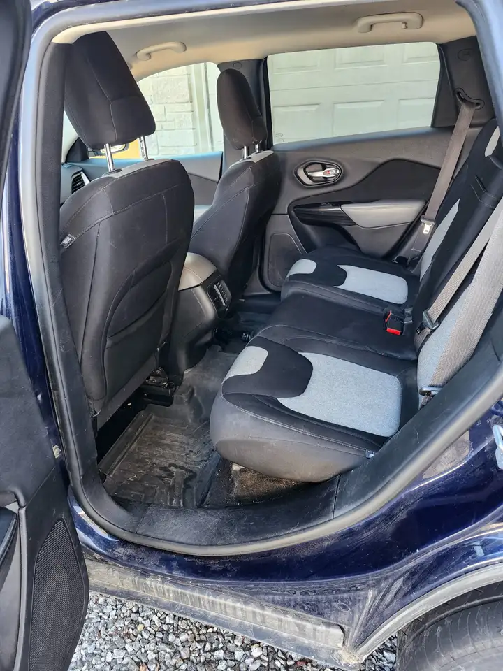 Jeep Cherokee снимка Jeep Cherokee