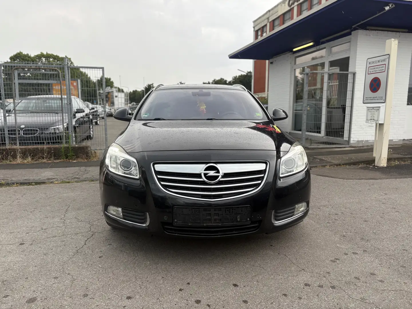 Opel Insignia Cosmo 4x4 LEDER KLIMAAUTOM TÜV 06/2026 XENON Schwarz - 1