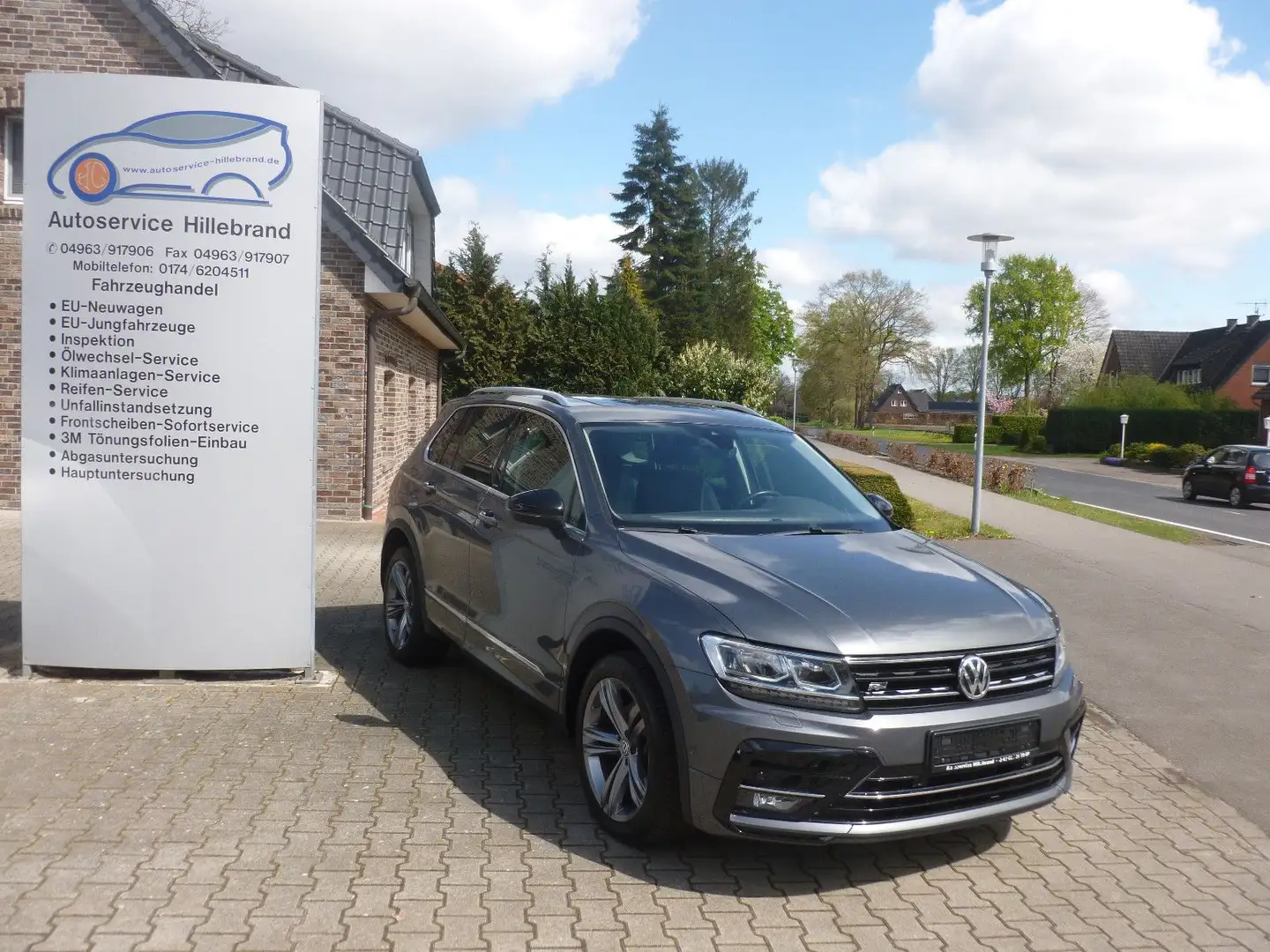 Volkswagen Tiguan IQ.DRIVE  4Motion R Line Grau - 1