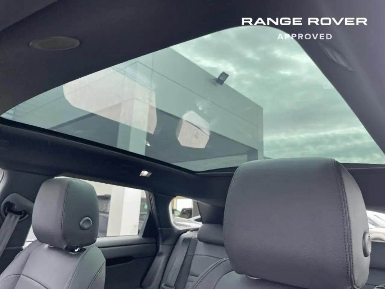 Land Rover Range Rover Evoque 2026 — фото 9