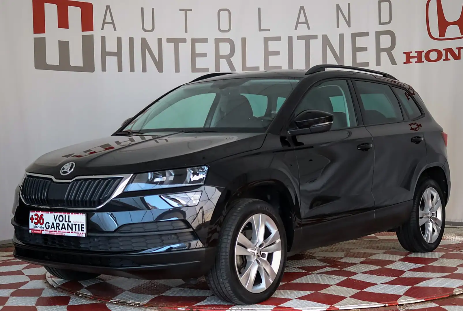 Skoda Karoq 2,0 TDI Style DSG NAVI WINTERPAKET PDC Zwart - 1