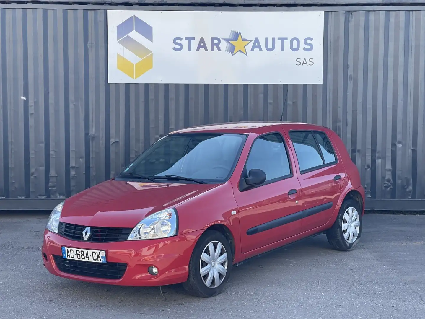 Renault Clio Clio 1.2 60 eco2 Campus Authentique Rouge - 1
