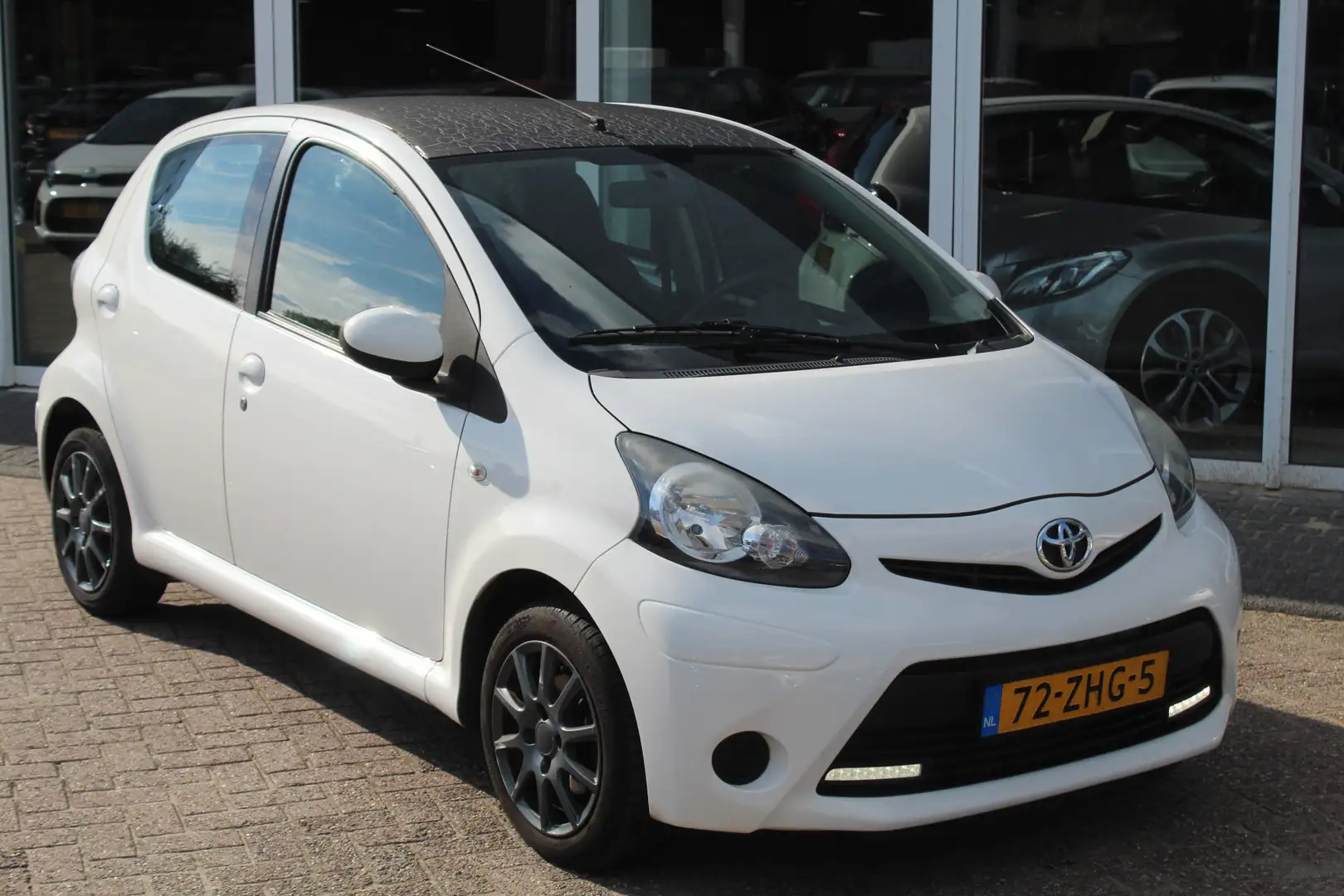 Toyota Aygo 1.0 VVT-i Aspiration Wit - 2