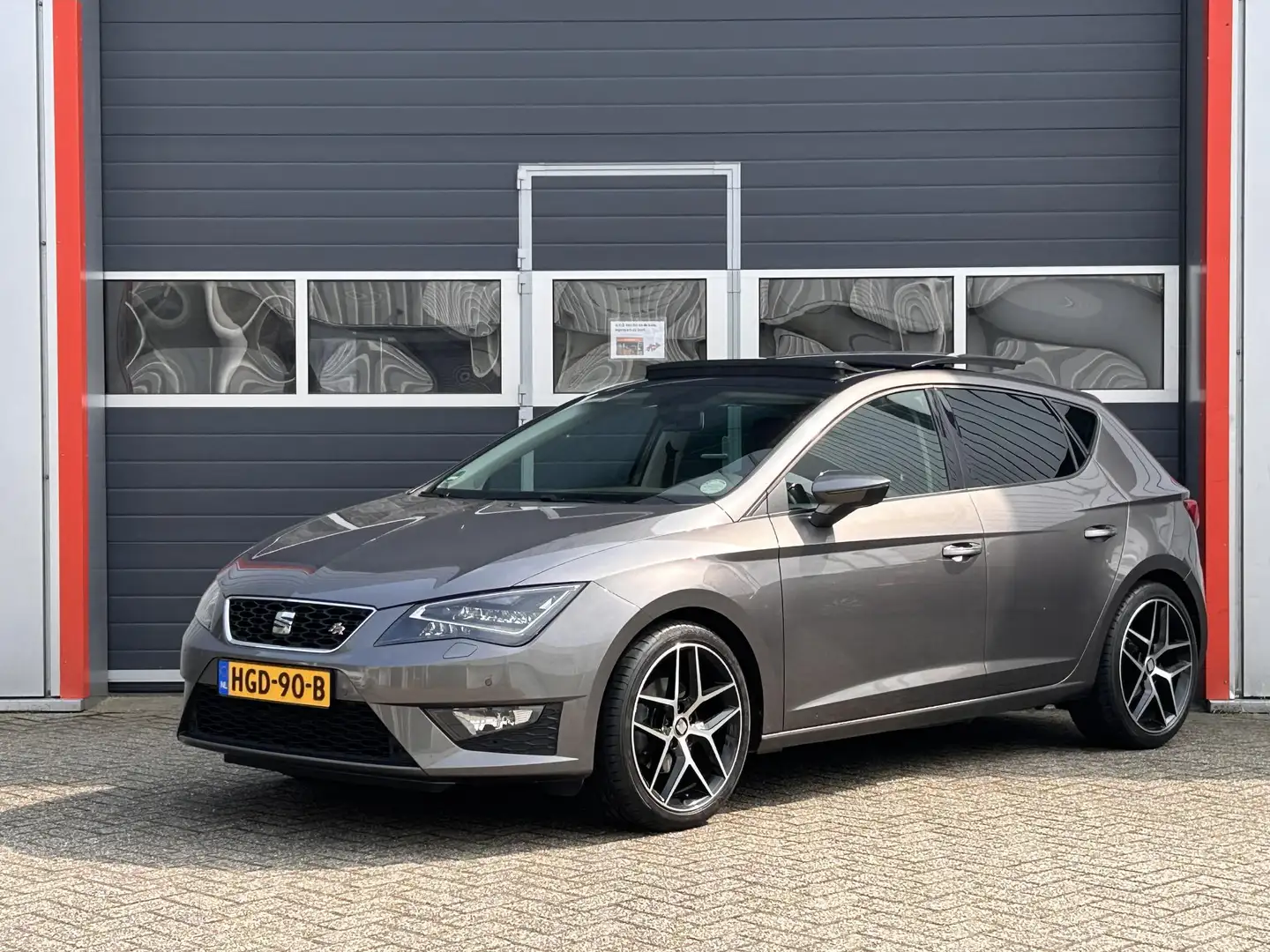 SEAT Leon 1.4 TSI FR | Pano | Stoel verwarming | LED | Senso Szürke - 2