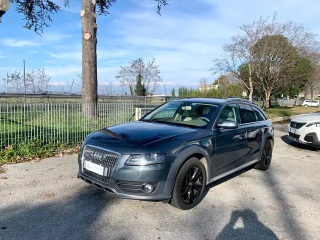 Audi A4 allroad 2.0 tdi 170CV Advanced Manuale GANCIO TRAINO