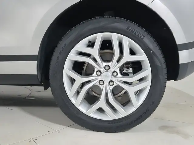 Land Rover Range Rover Evoque view 9