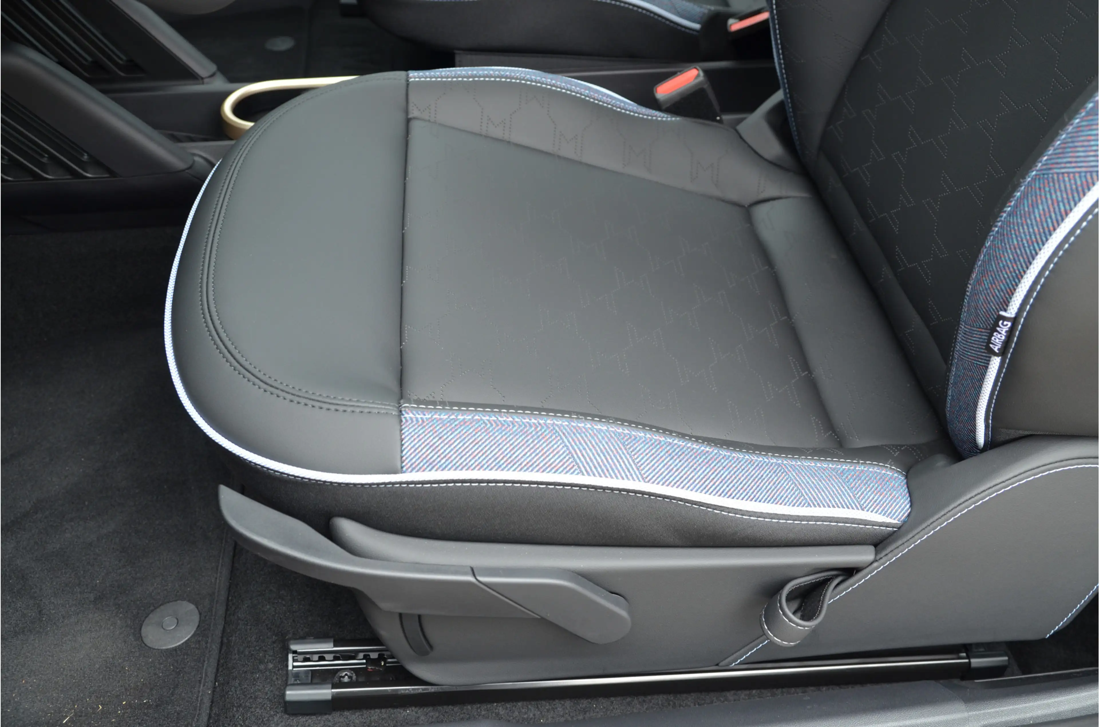 MINI Cooper E Hatchback / Classic / Pakket S / 17 inch Parallel — photo 9