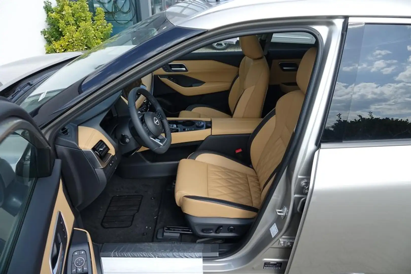 Nissan X-Trail TEKNA+ plus e-POWER e-4ORCE 5Sitz Jan26 Argintiu - 1