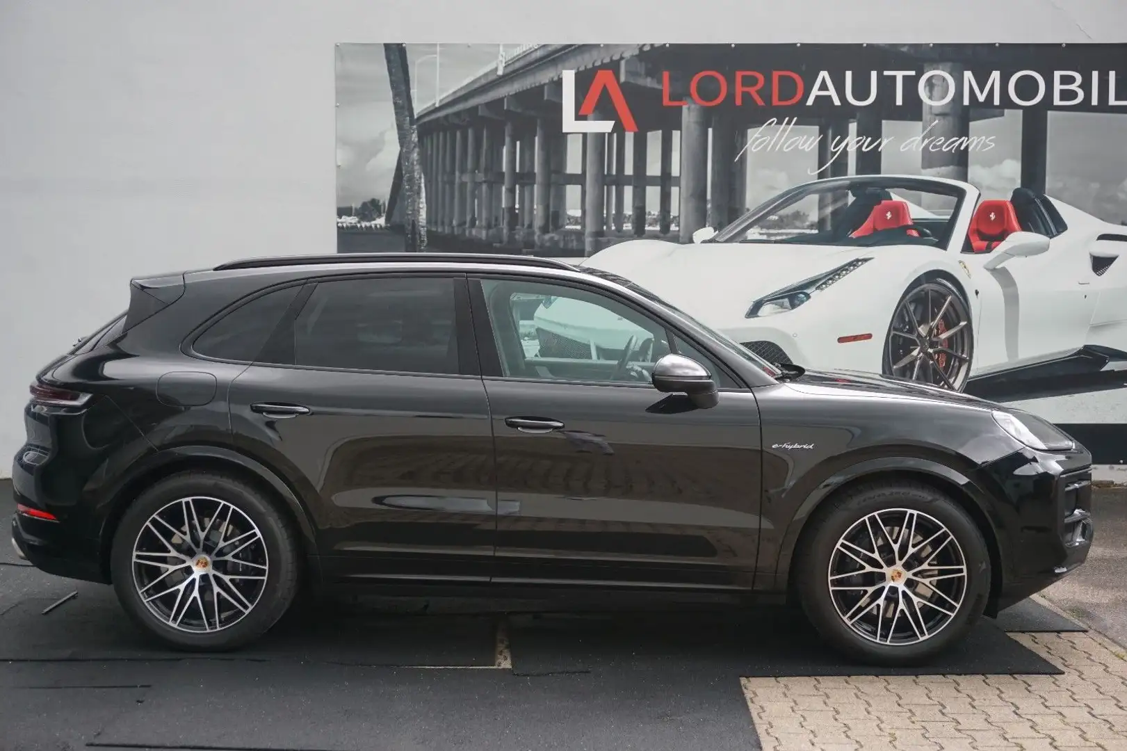 Porsche Cayenne E-Hybrid*Pano*Sitzbelüftung*BOSE*18Wege* Schwarz - 1